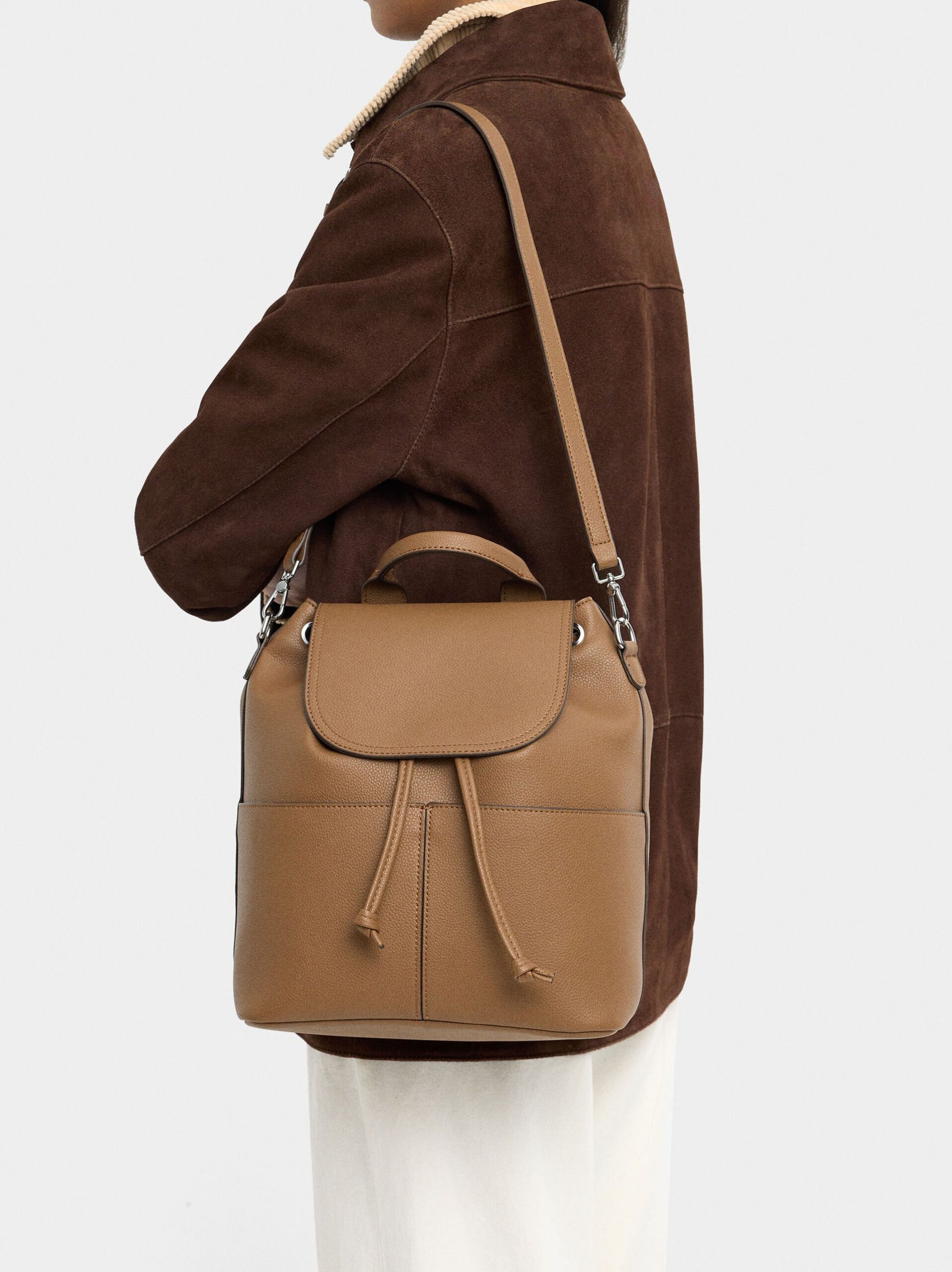 Çantë shpine, Parfois