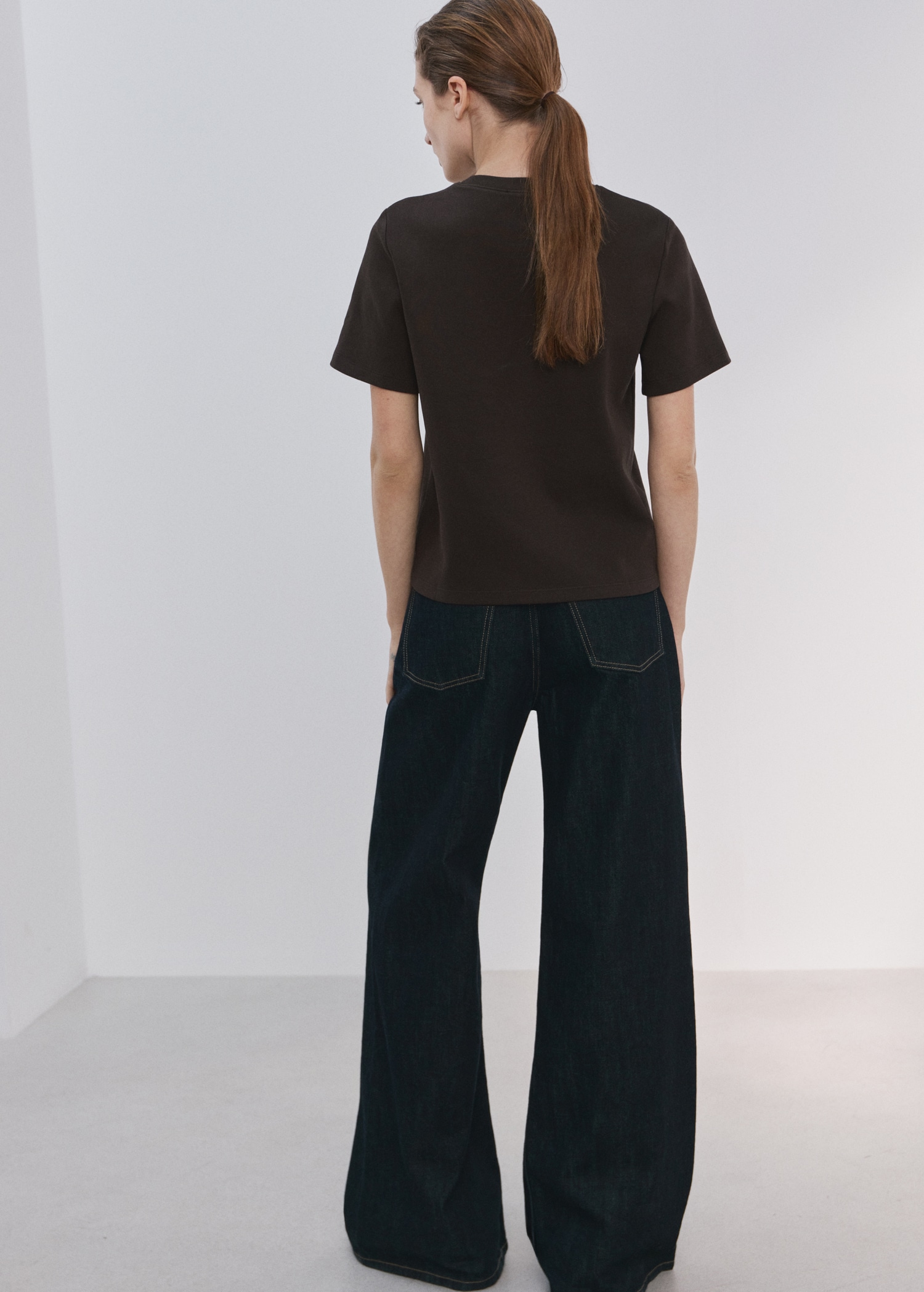 T-shirt bazik, Mango