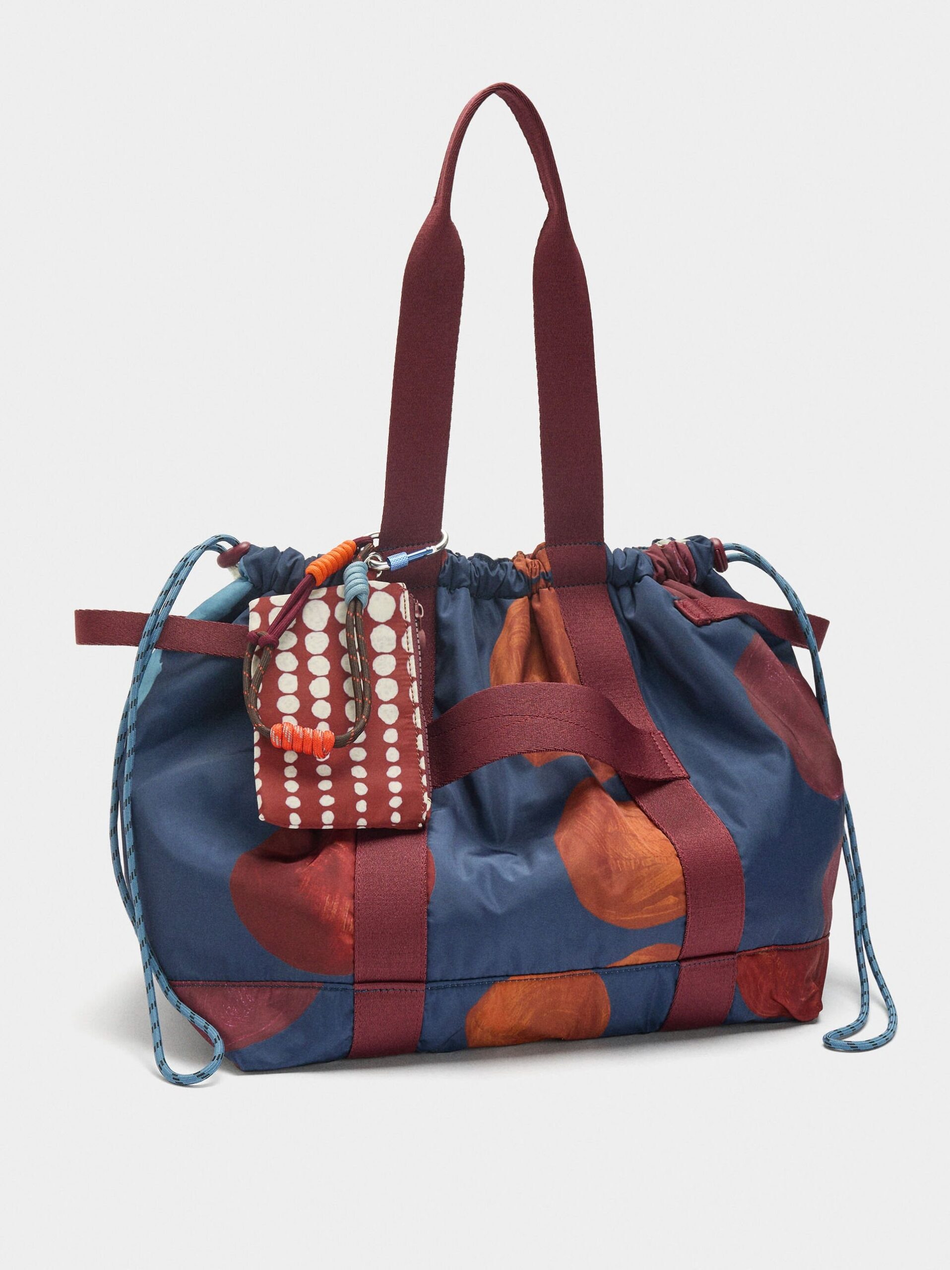 Çantë najloni, Parfois