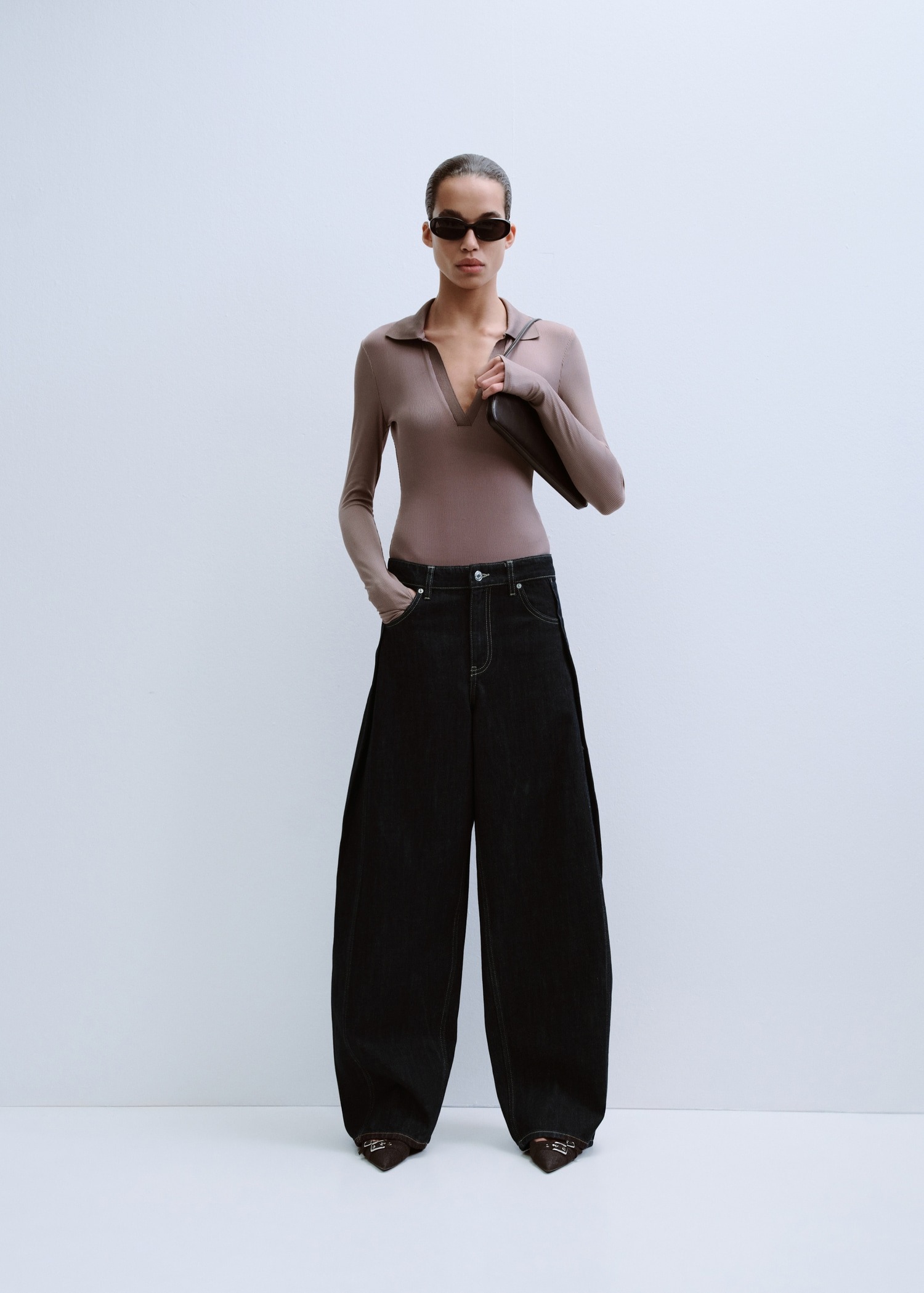 Xhinse të gjata, Mango - 36, E zezë