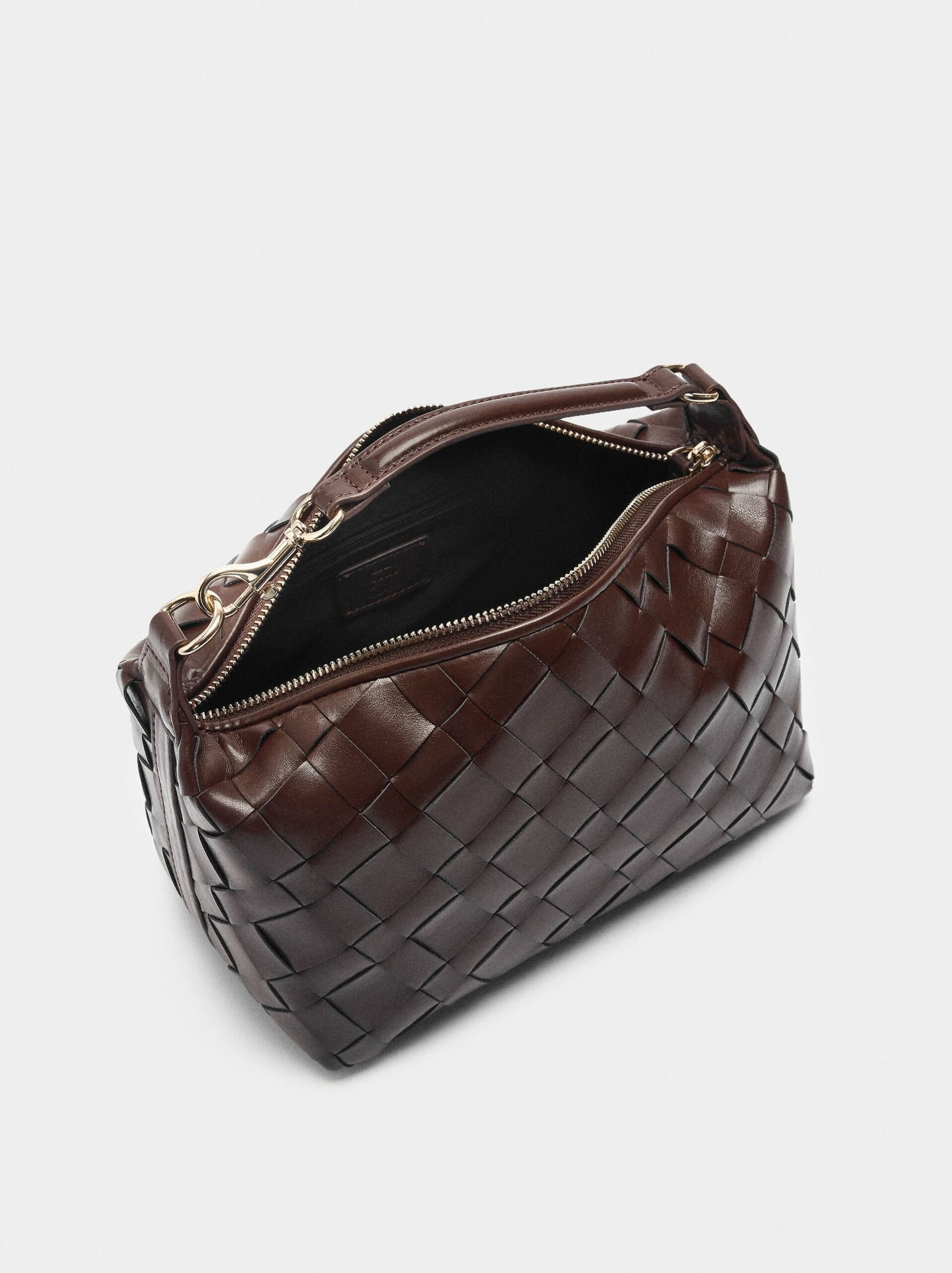 Çantë e thurur, Parfois