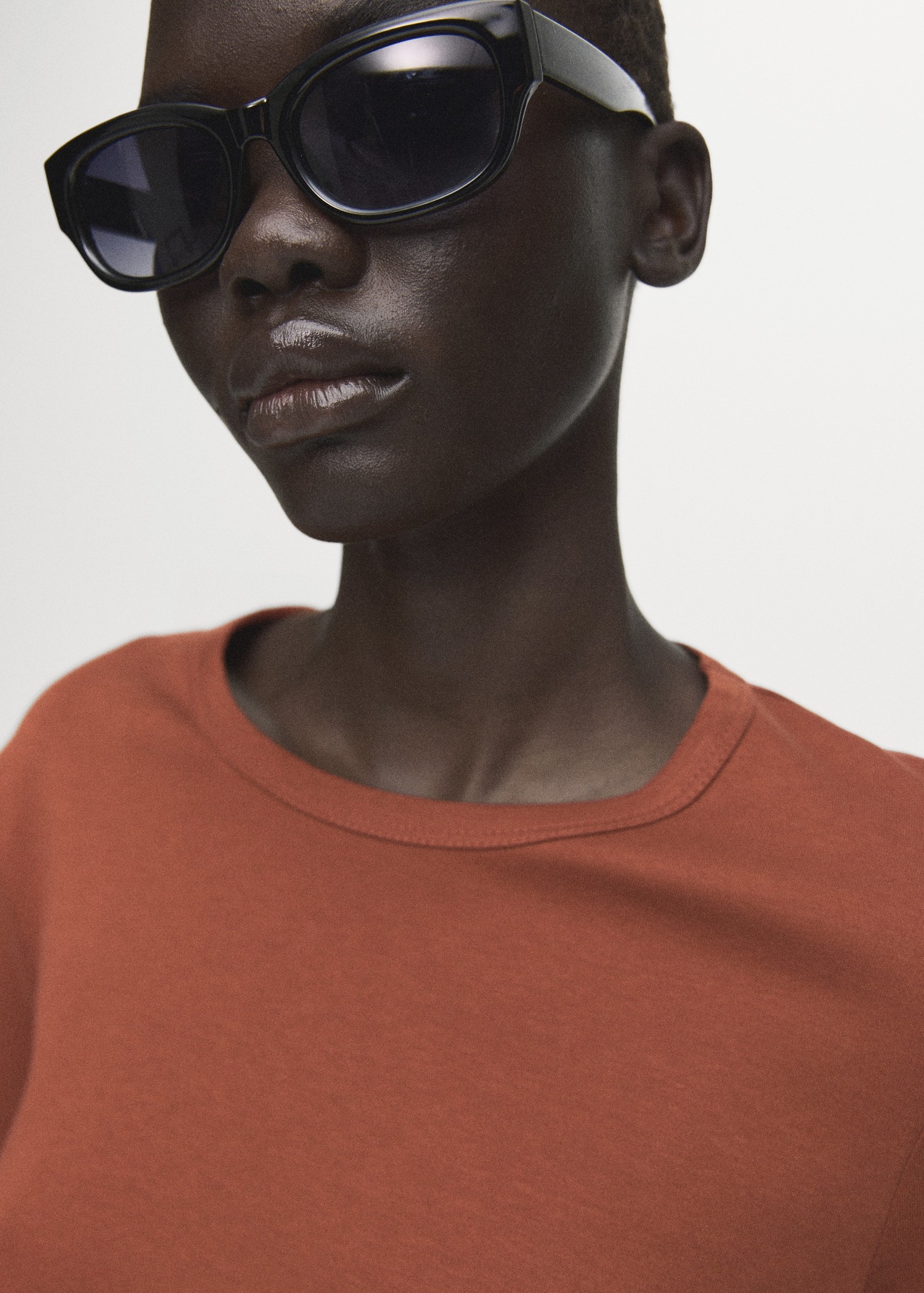 Bluzë me mëngë të gjata, Mango