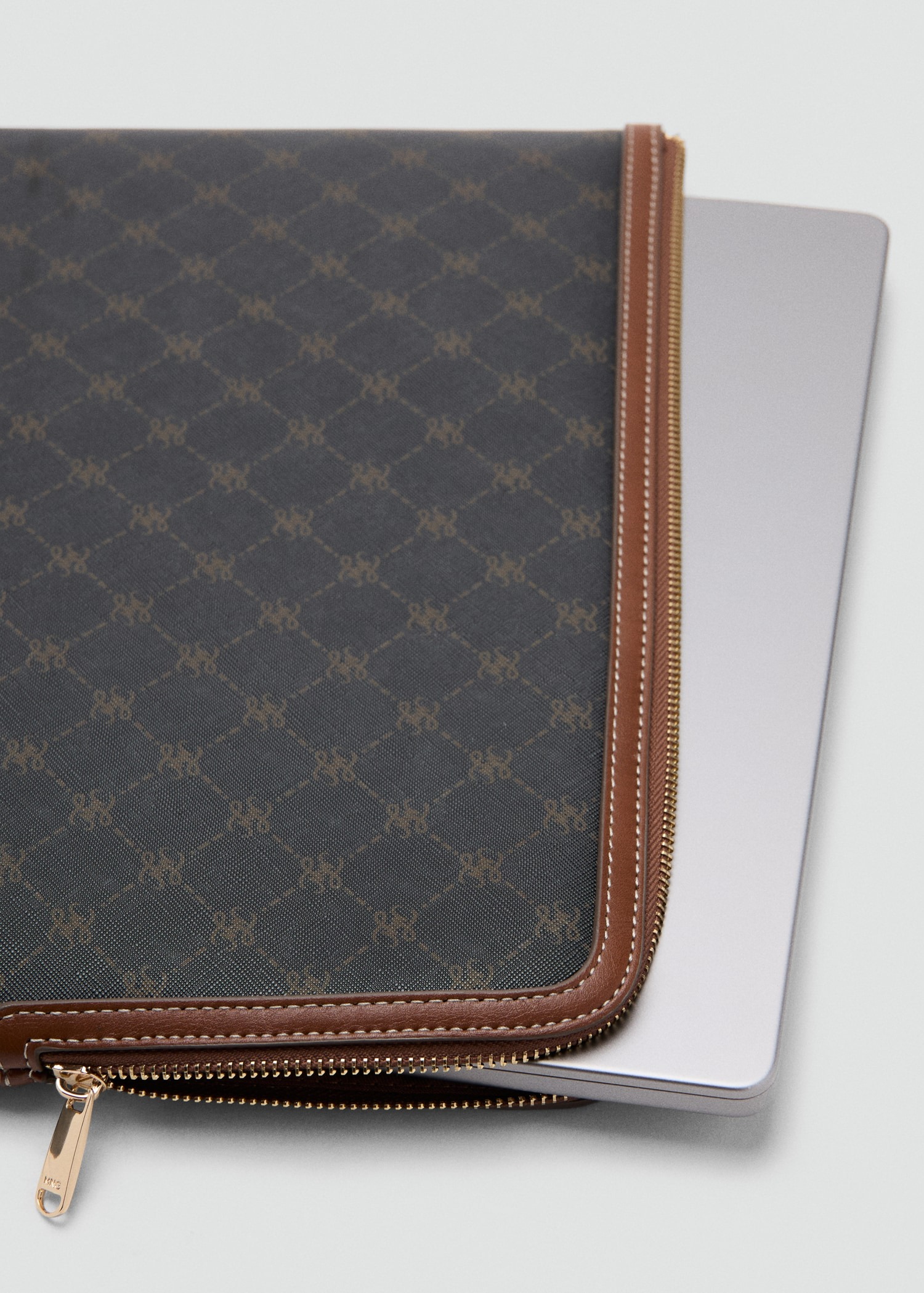 Çantë laptopi, Mango