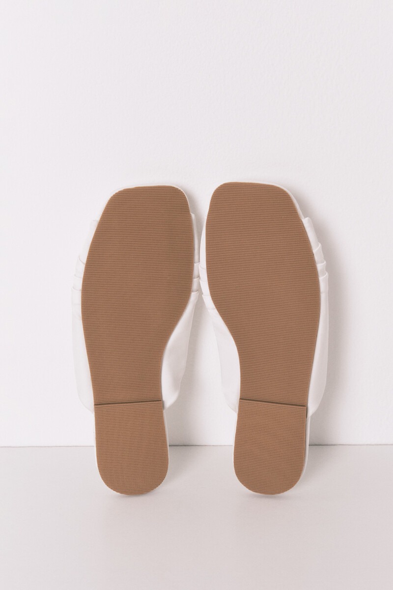 Pantofla për femra, Women Secret