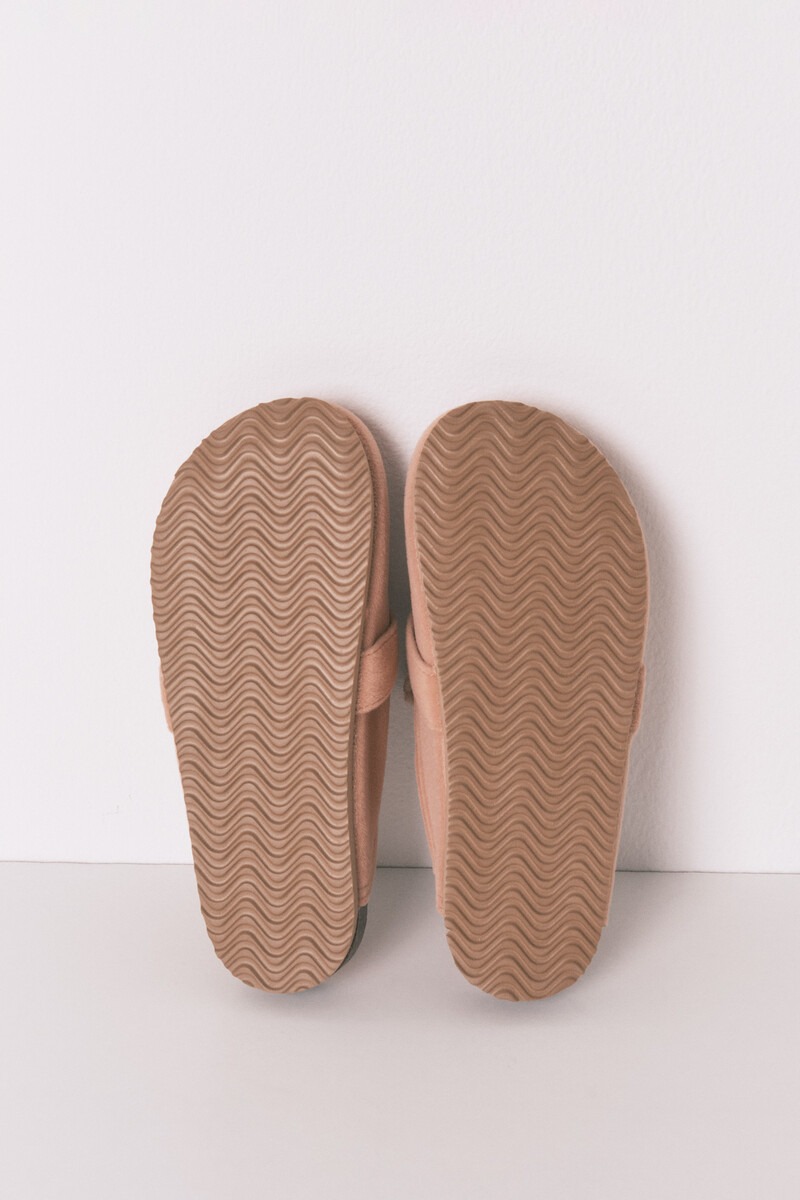 Pantofla, Women Secret