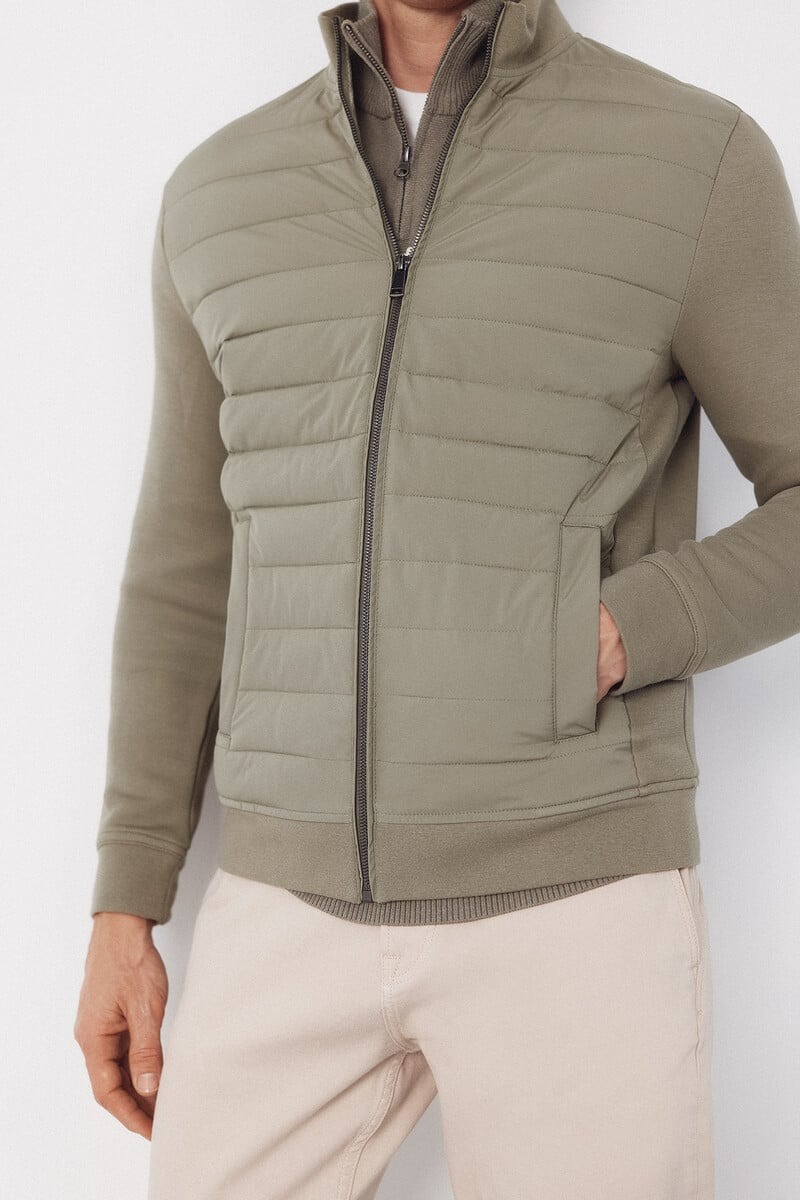 Triko me zinxhir, Cortefiel