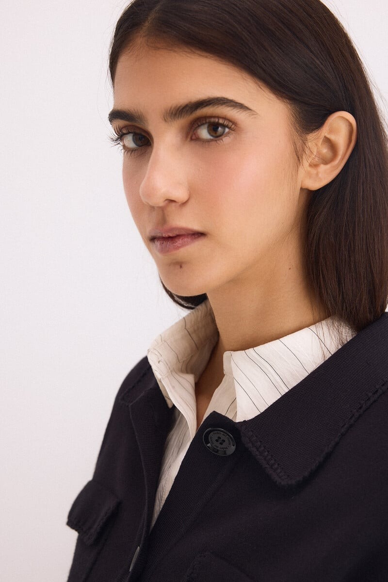 Triko me kopsa, Pedro del Hierro