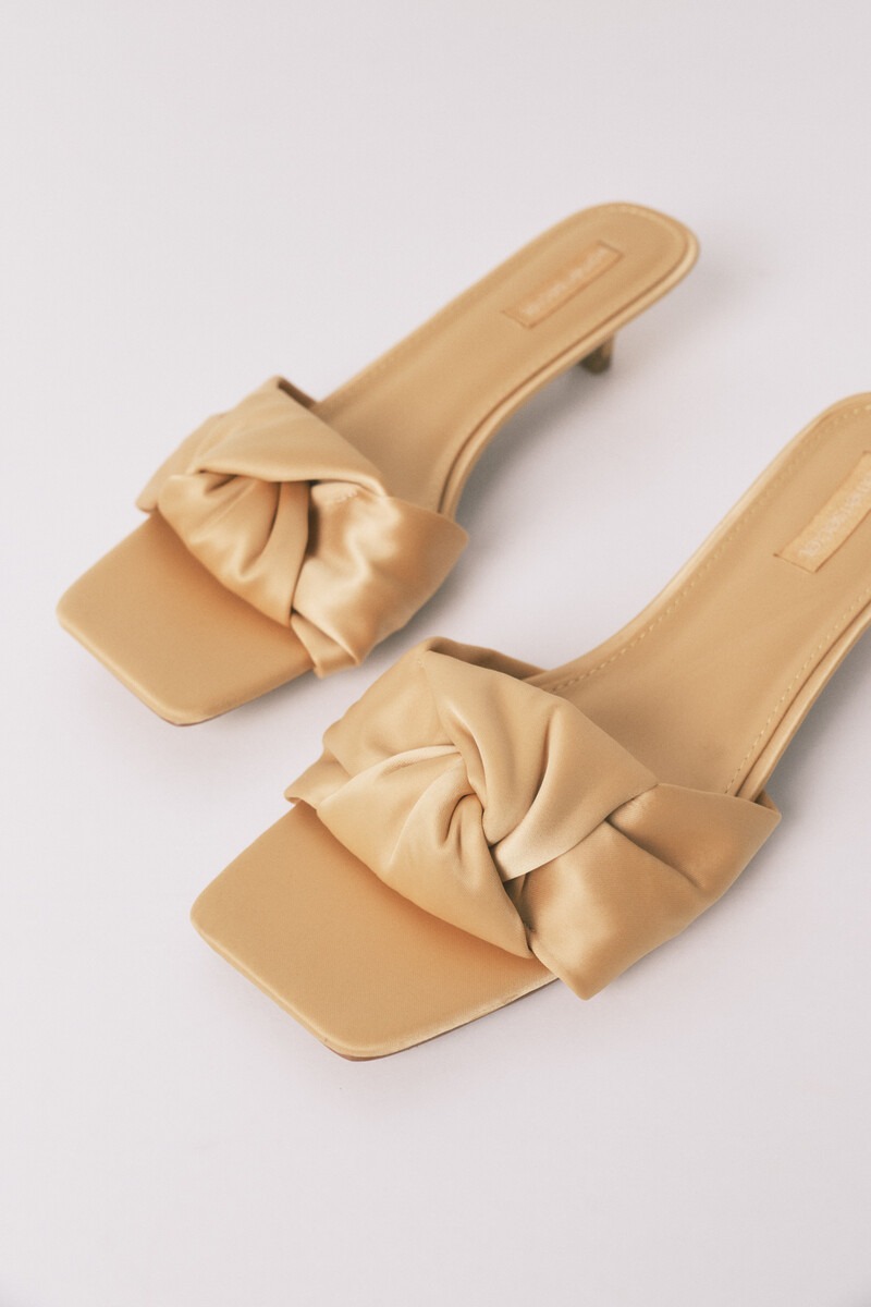 Sandale me takë, Women Secret