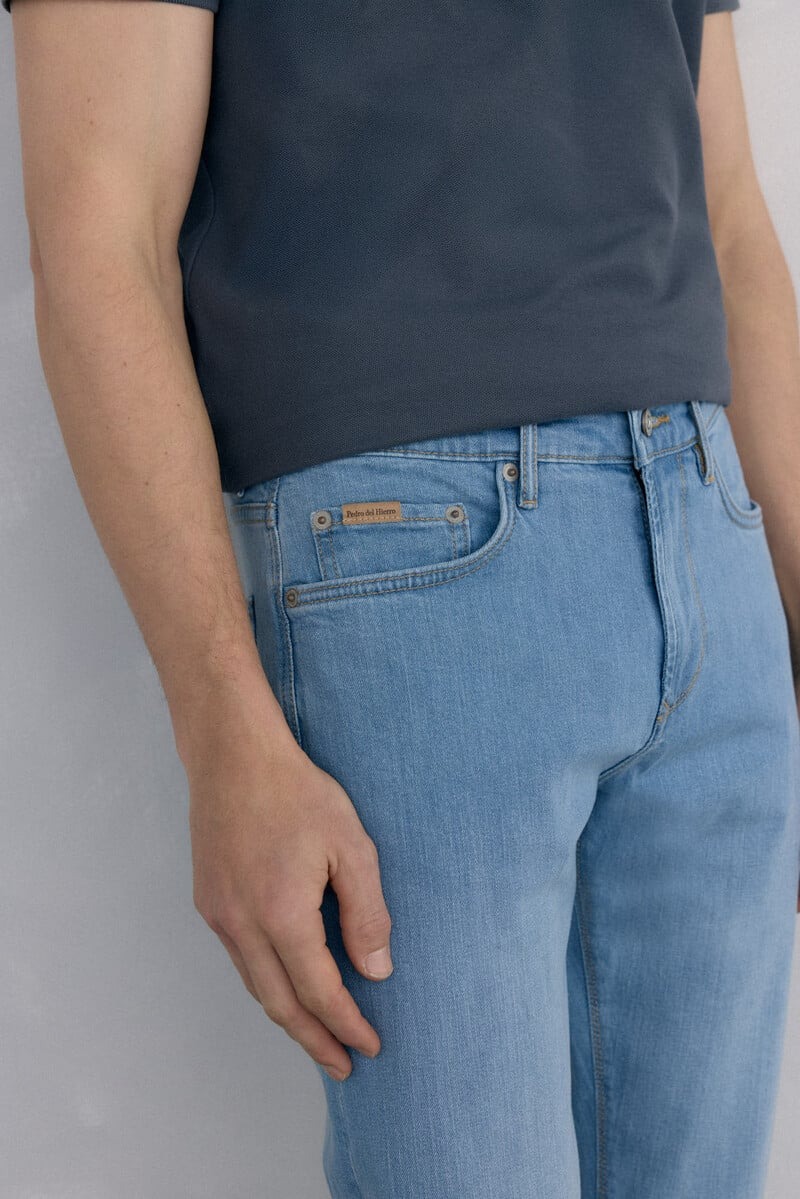 Pantallona slim, Pedro del Hierro