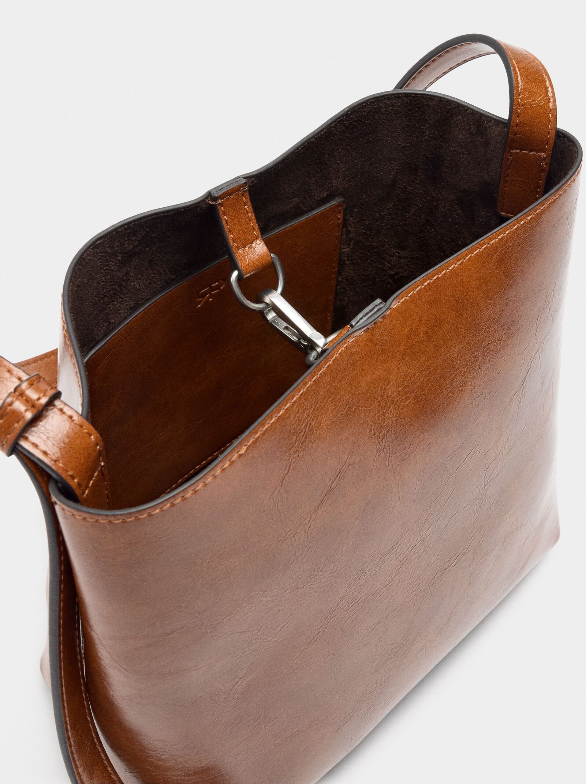 Çantë supi, Parfois