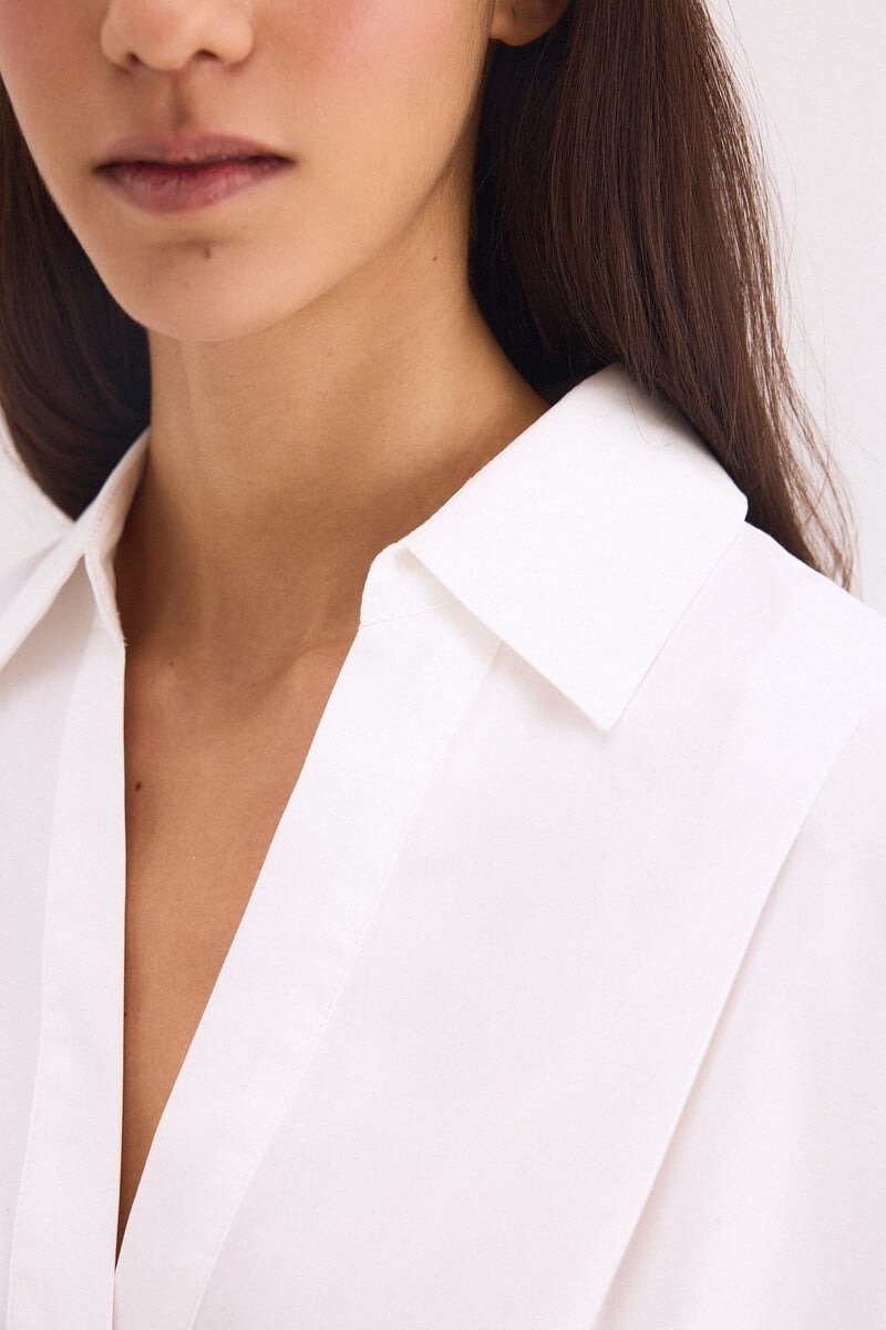 Këmishë për femra, Pedro del Hierro