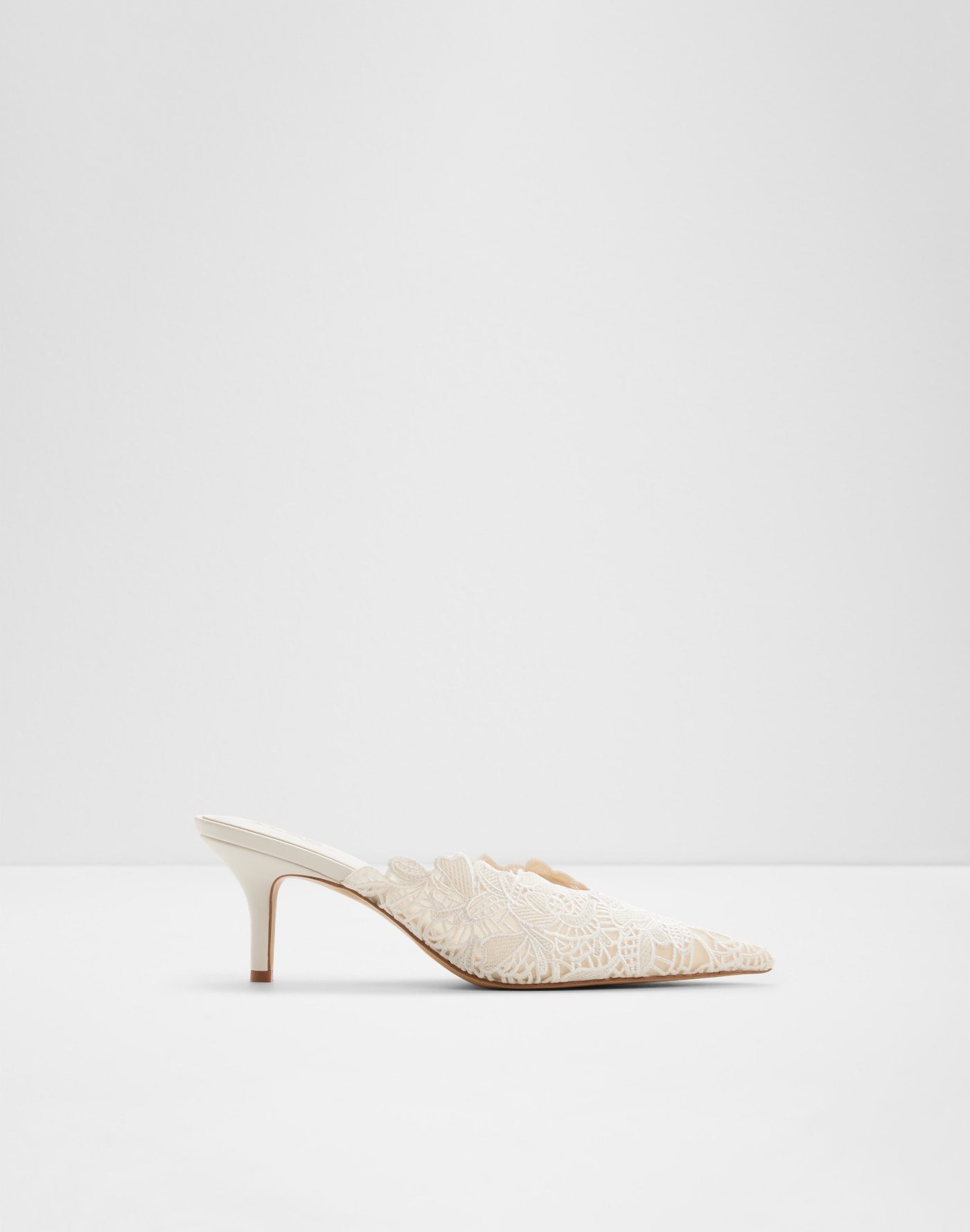 Shapka me takë, Aldo - 36