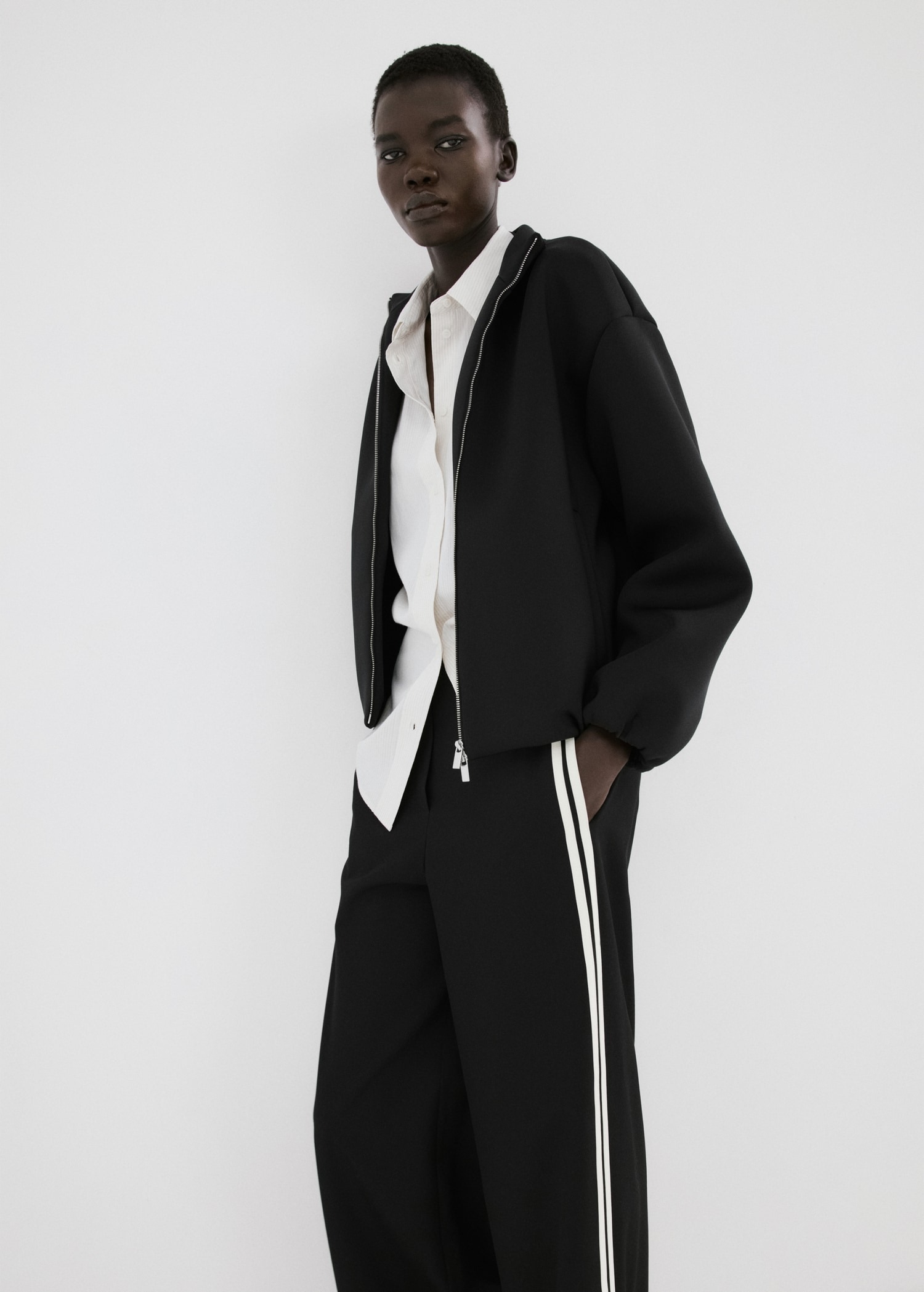 Pantallona të gjata, Mango