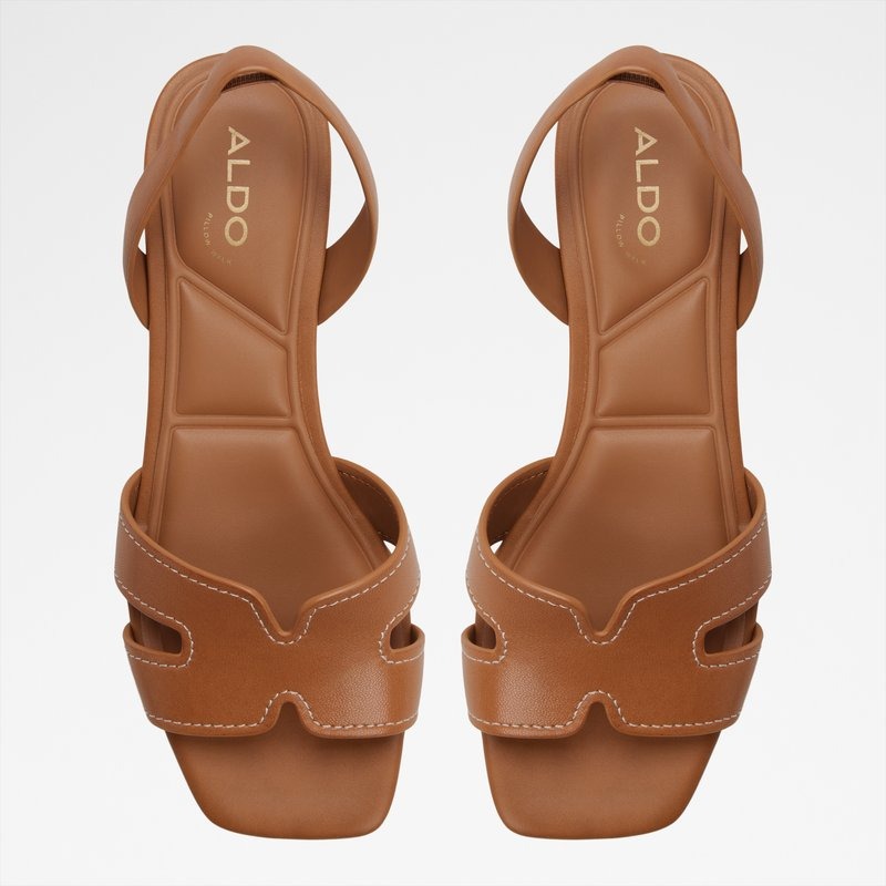 Sandale me takë, Aldo