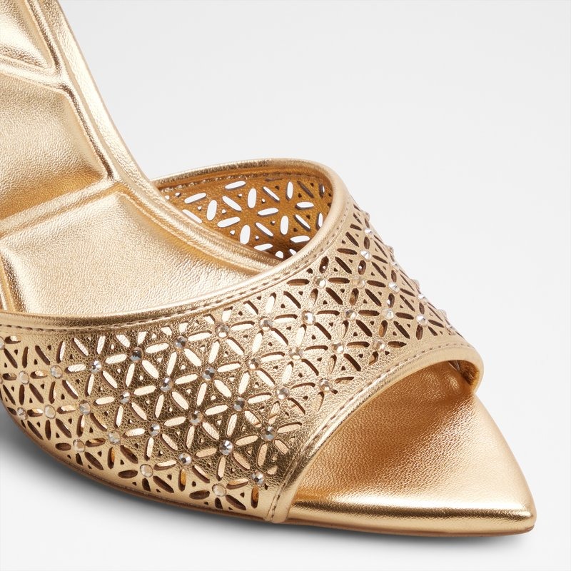 Shapka me takë, Aldo