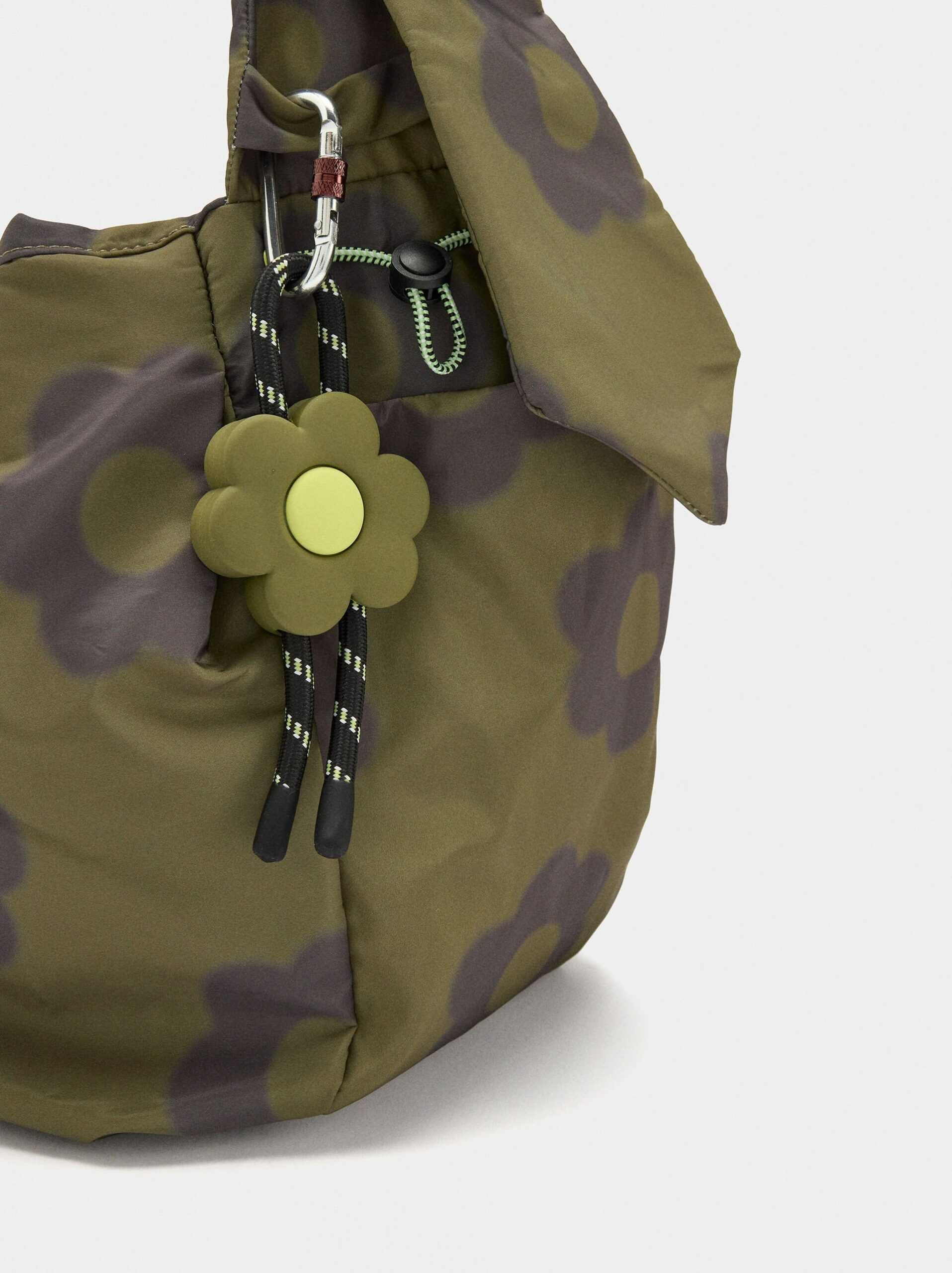 Çantë supi, Parfois