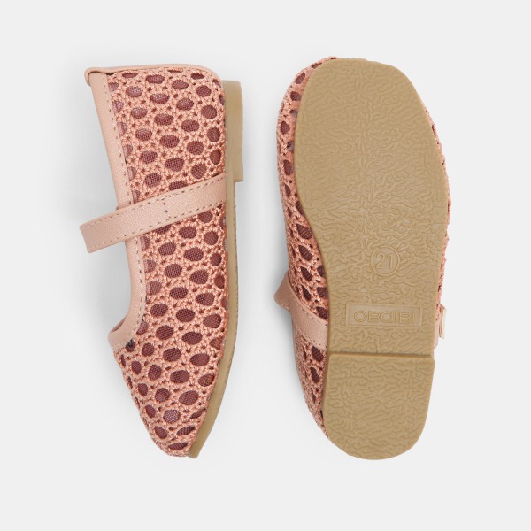 Balerina me thurje, Obaibi