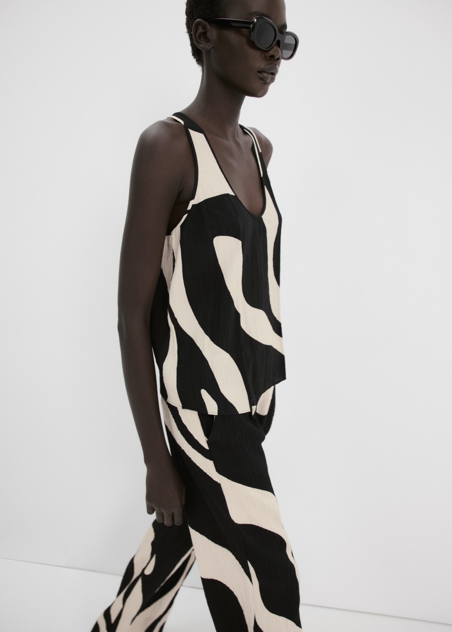 Kanatiere me printe, Mango