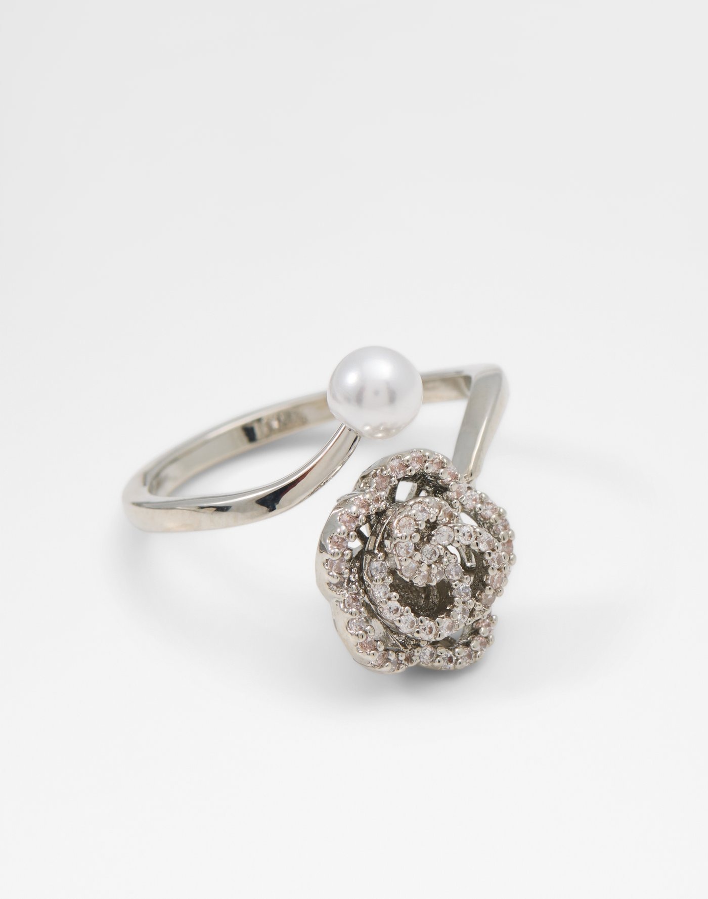 Unazë, Aldo - 16 mm