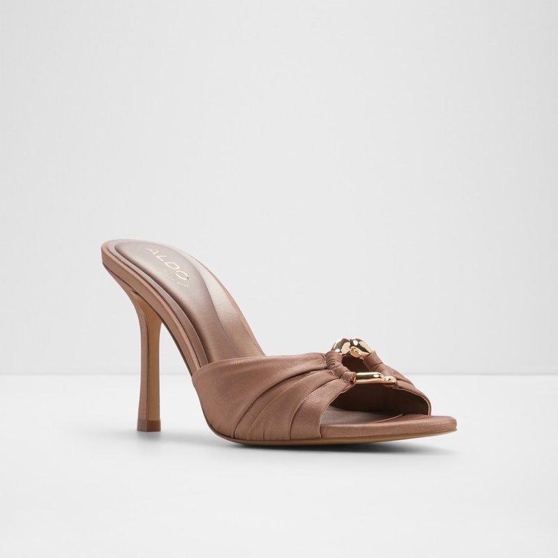 Shapka me takë, Aldo