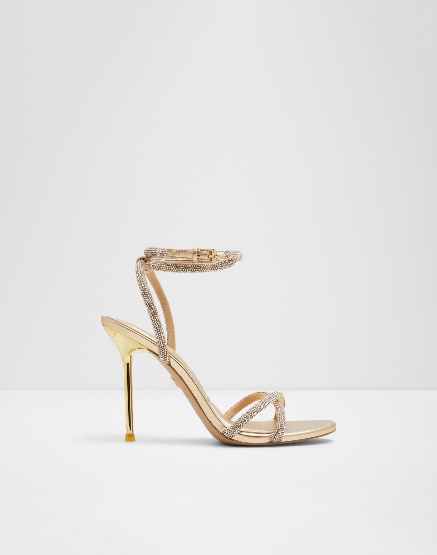 Sandale me takë, Aldo