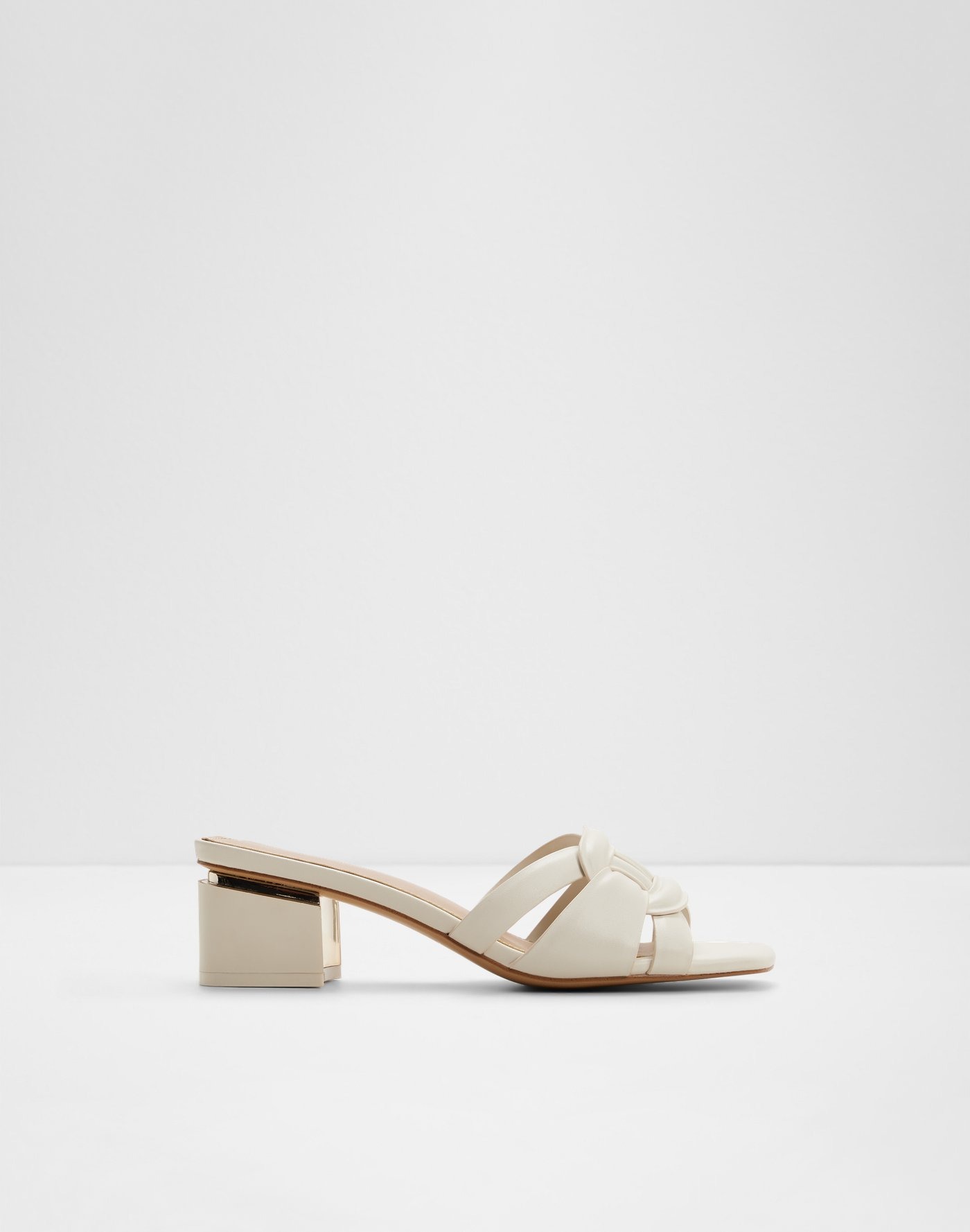 Shapka me takë, Aldo - 38