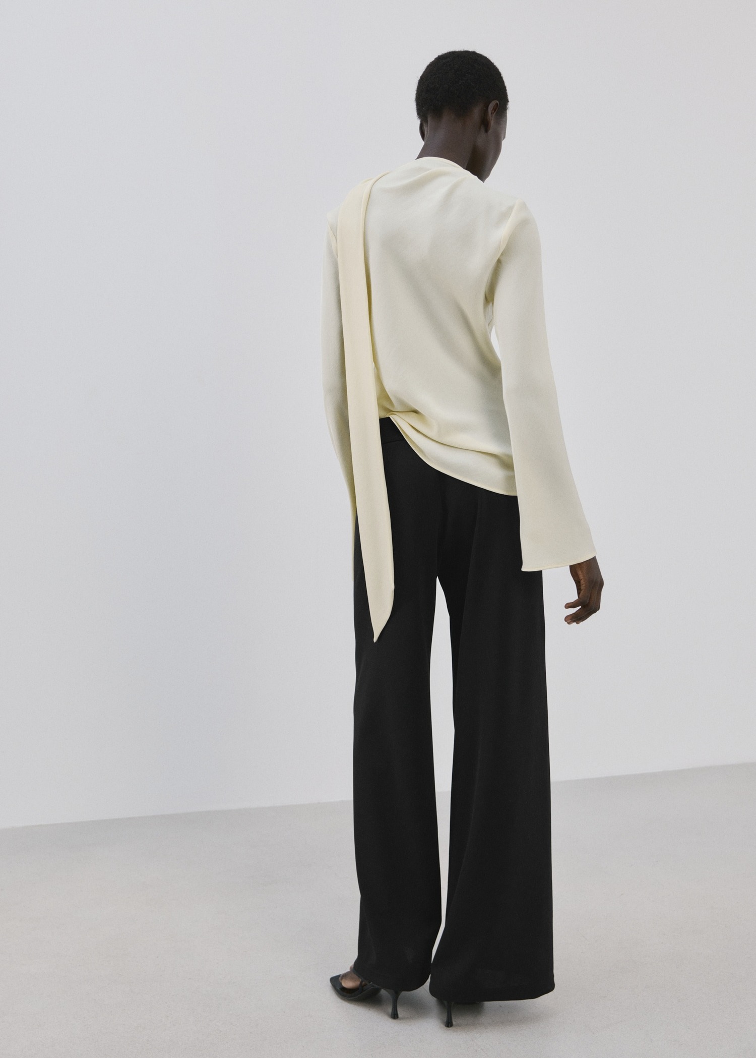 Pantallona të gjata, Mango