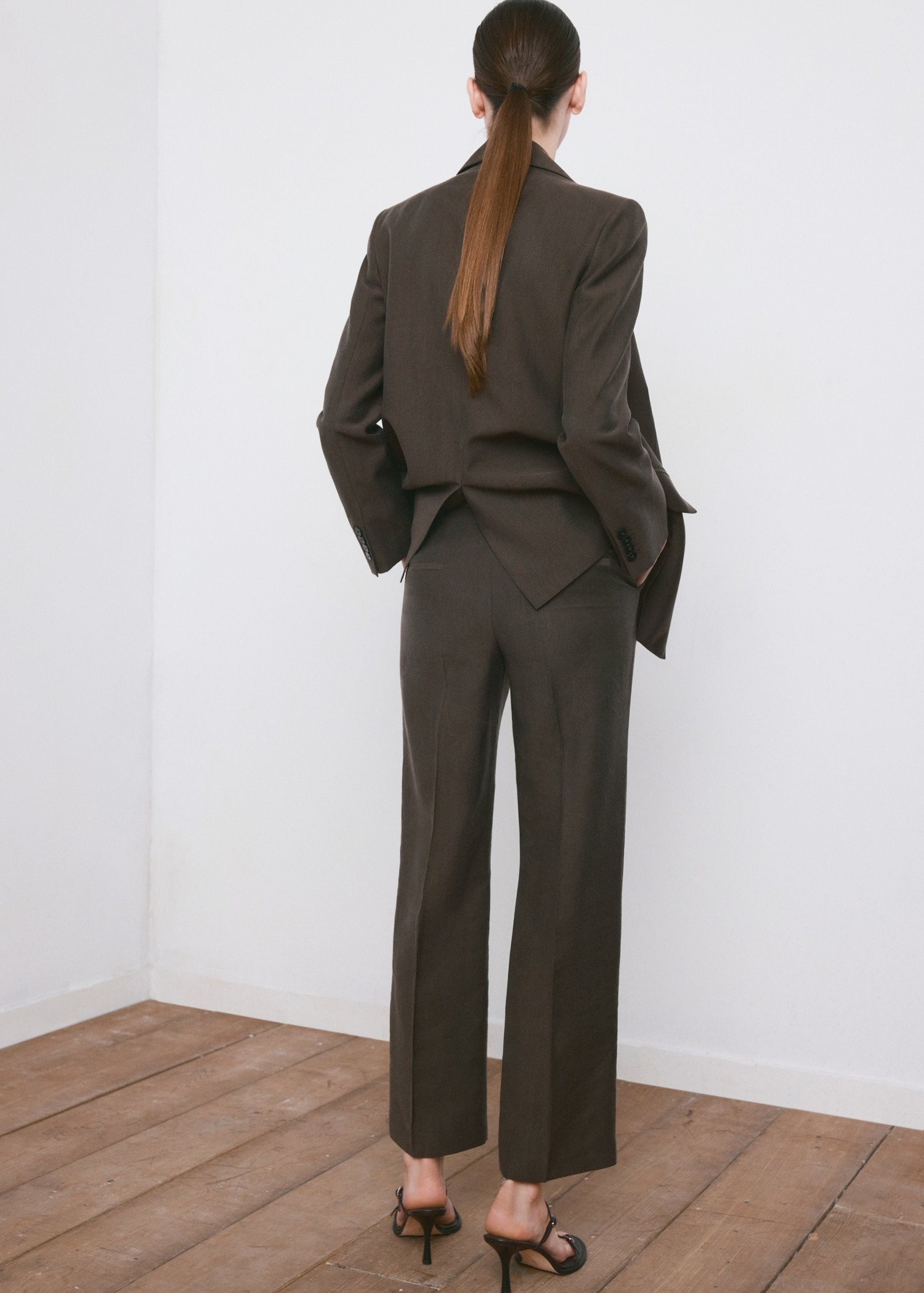 Pantallona kostumi, Mango