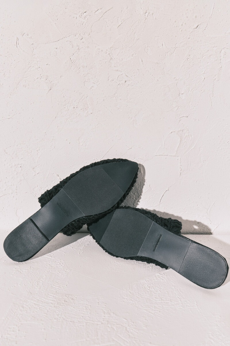 Shapka, Women Secret