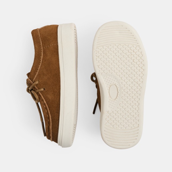 Mokasino për djem, Okaidi