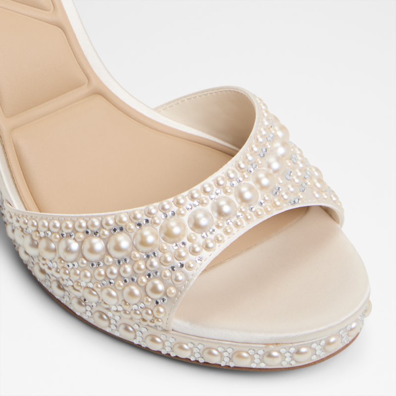 Sandale me takë, Aldo