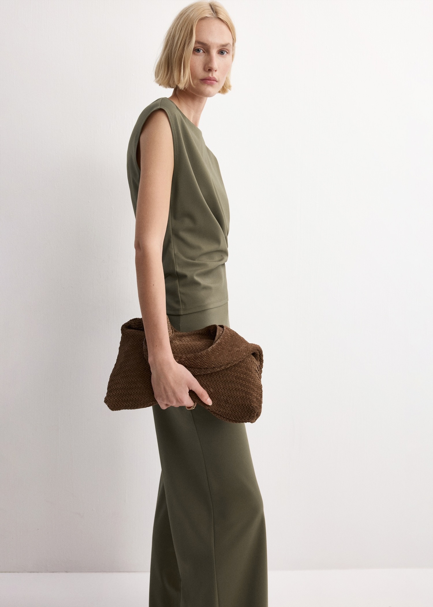 Pantallona të gjata, Mango