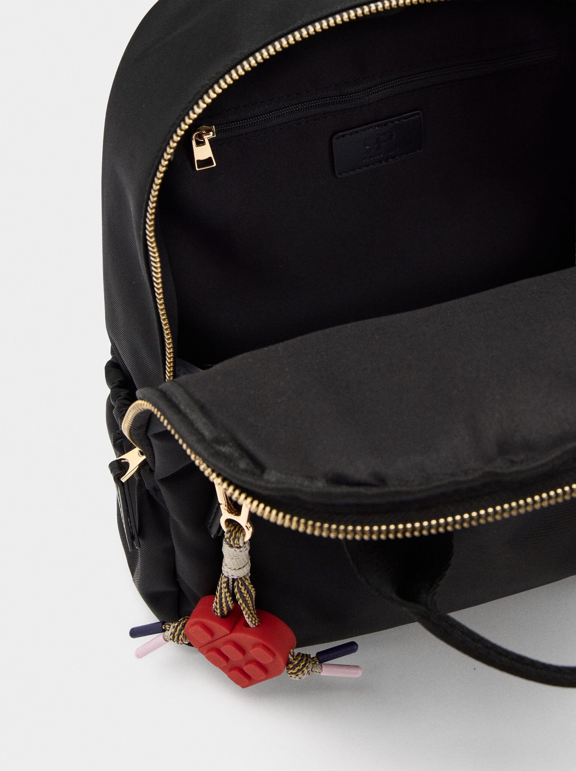 Çantë shpine, Parfois