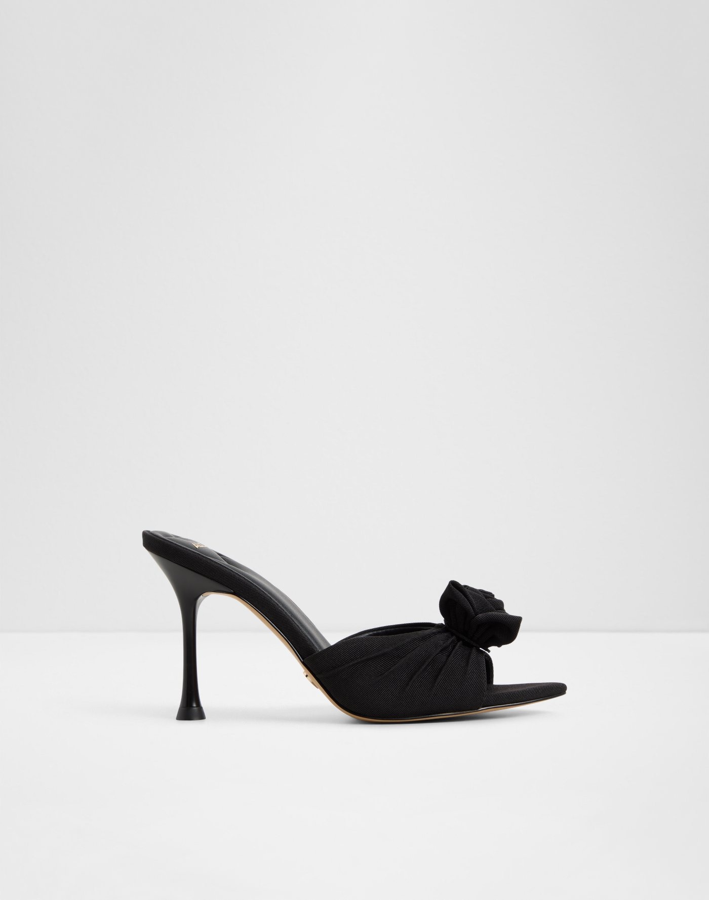 Shapka me takë, Aldo - 37.5