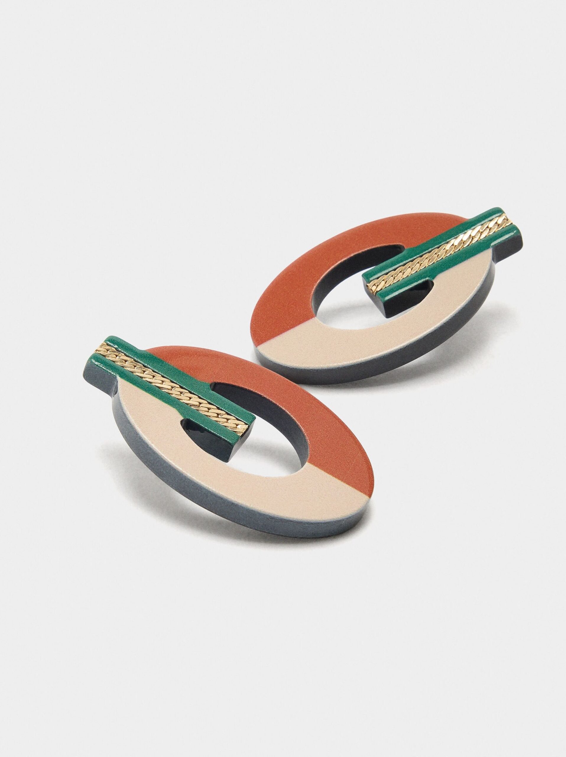 Vathë ovale, Parfois