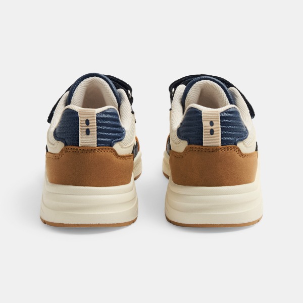 Atlete për djem, Okaidi