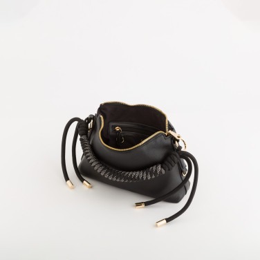 Çantë supi, Carpisa