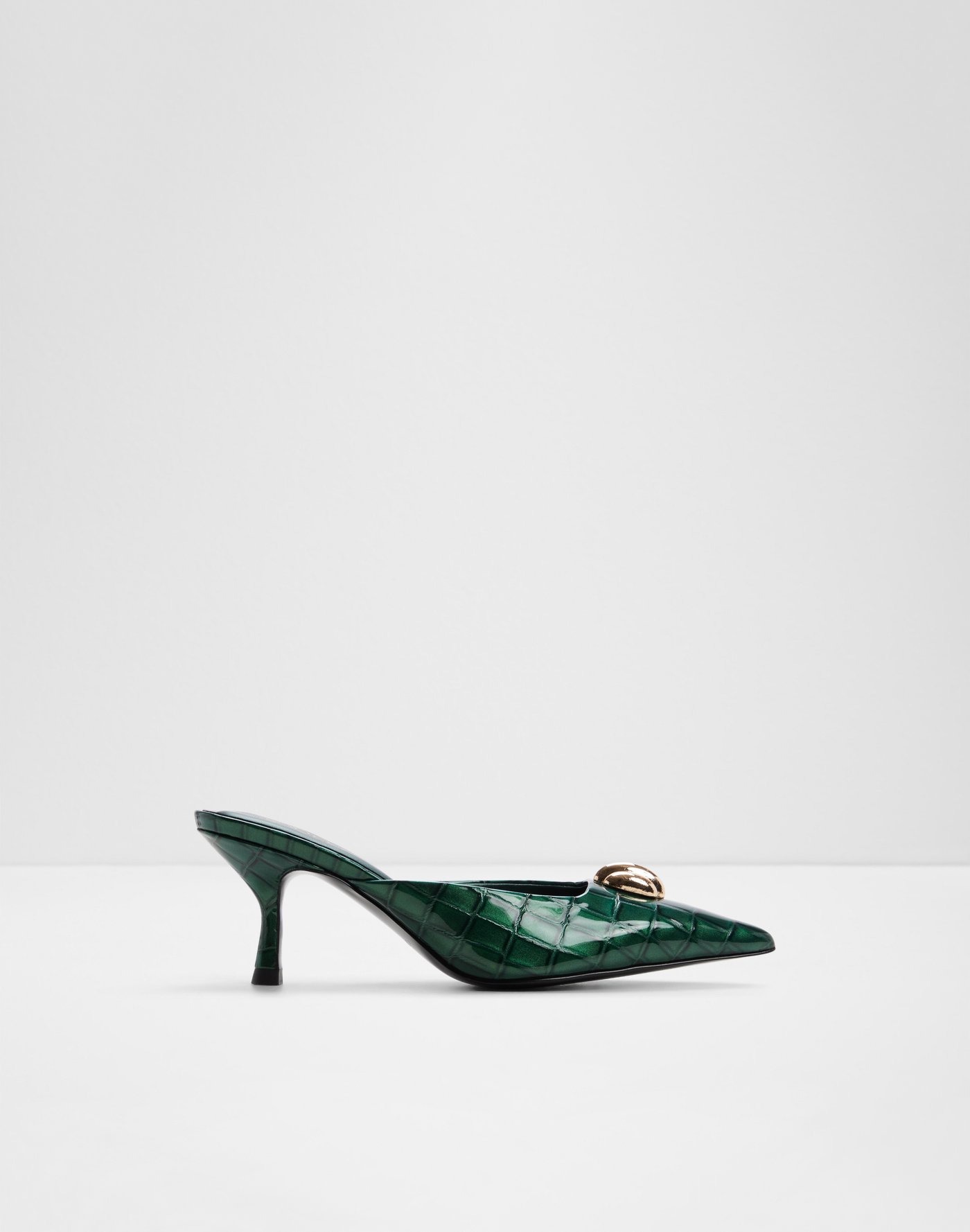 Shapka me takë, Aldo - 38