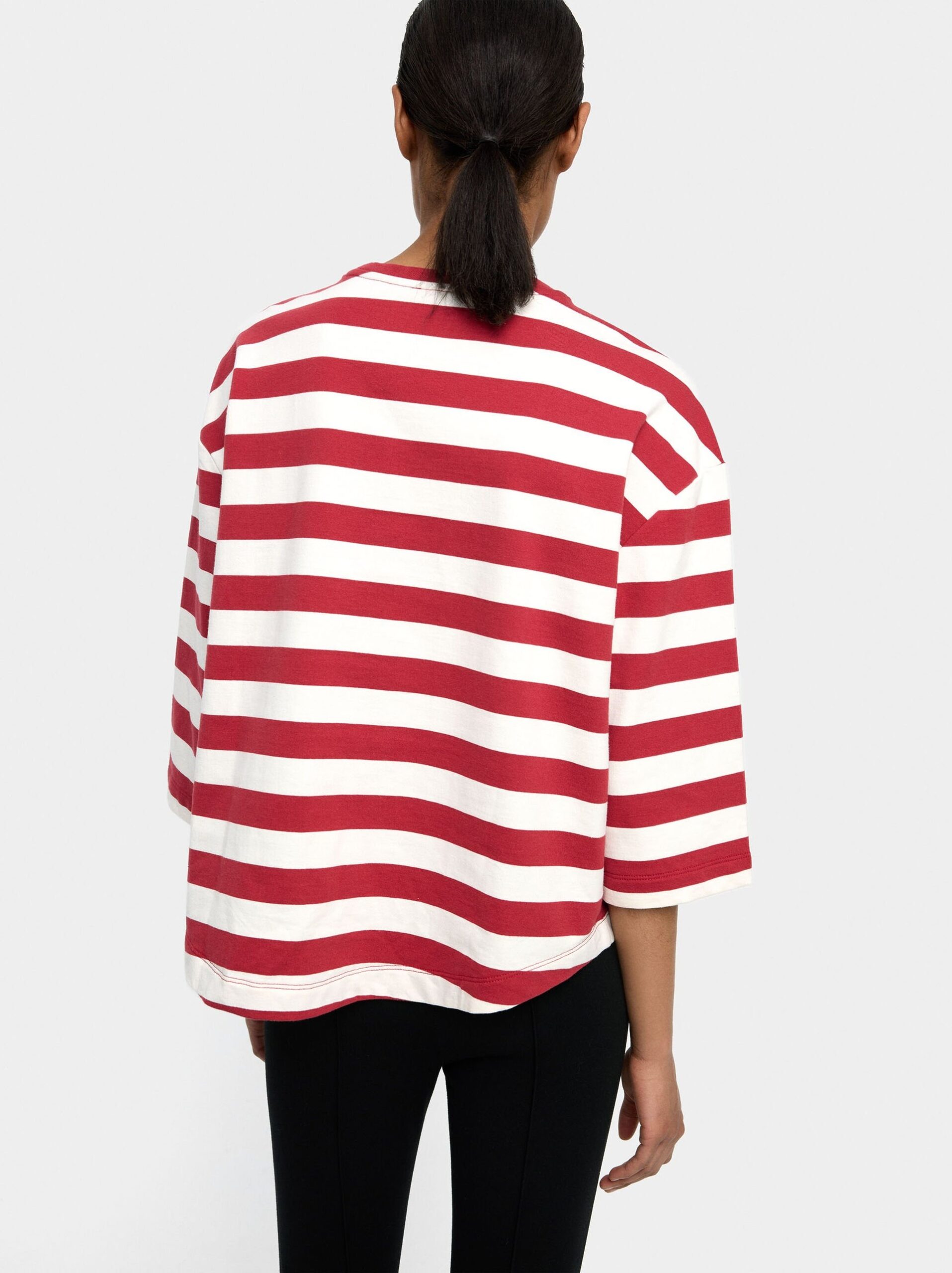 Bluzë me vija, Parfois