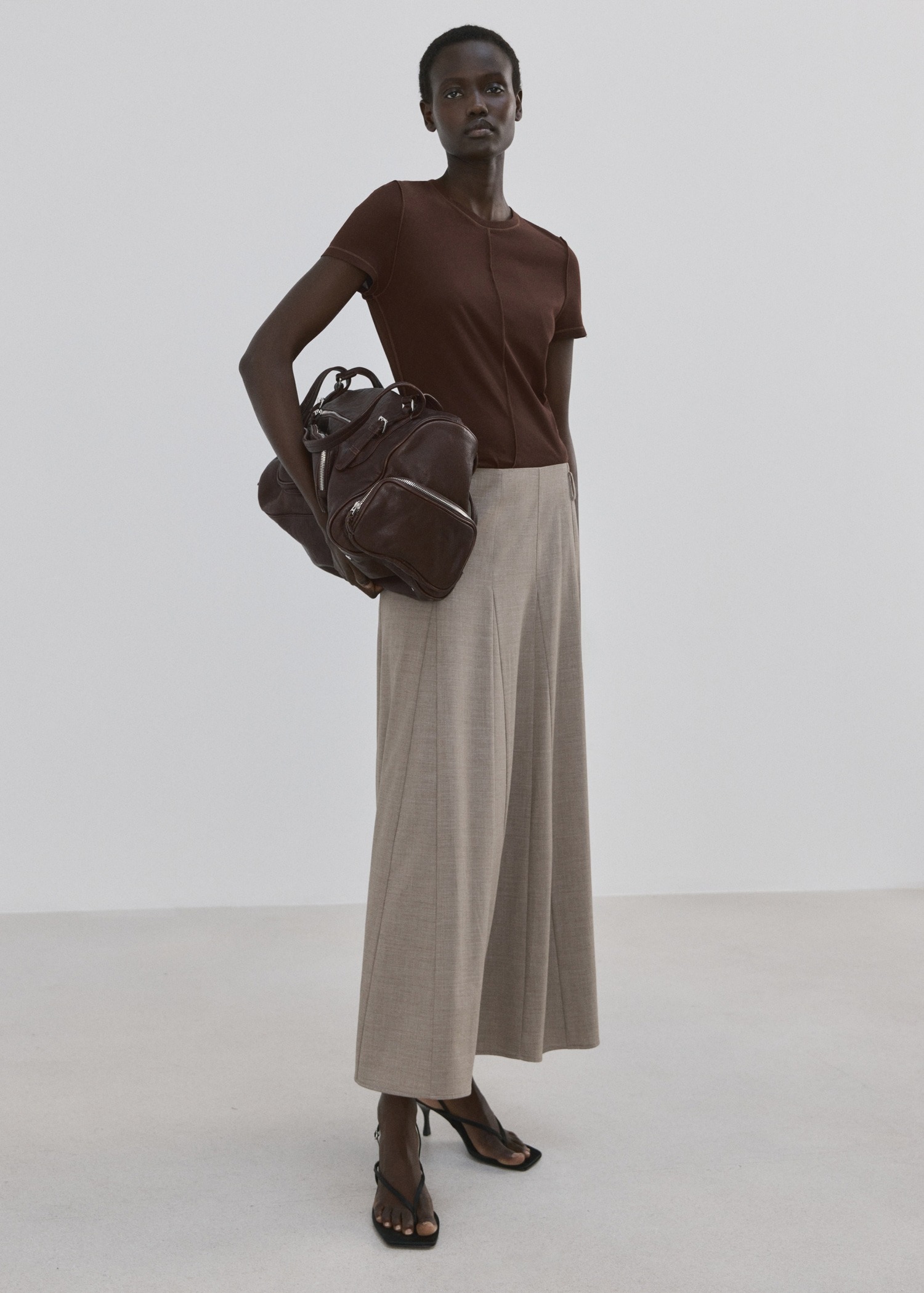 T-shirt pambuku, Mango