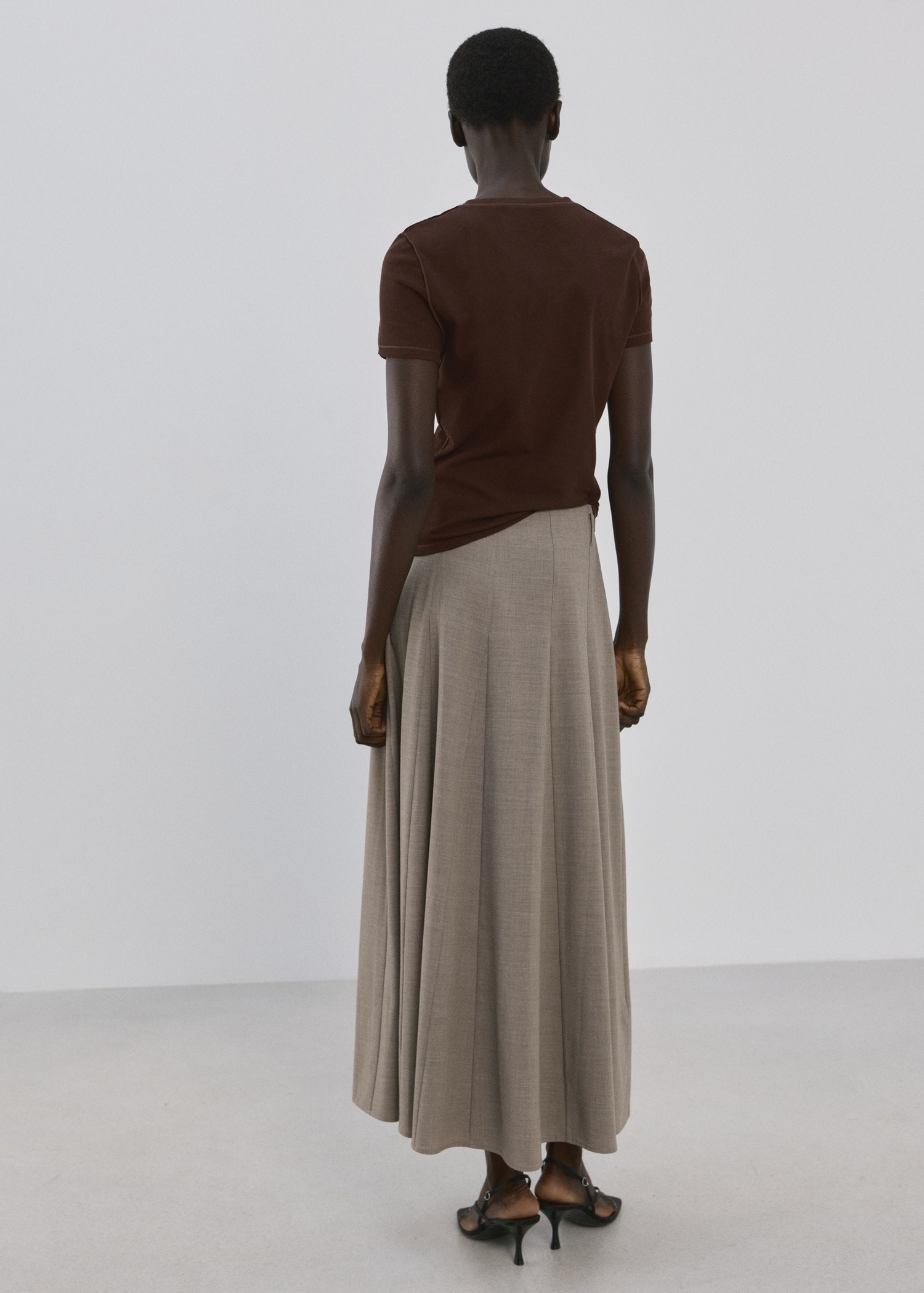 T-shirt pambuku, Mango