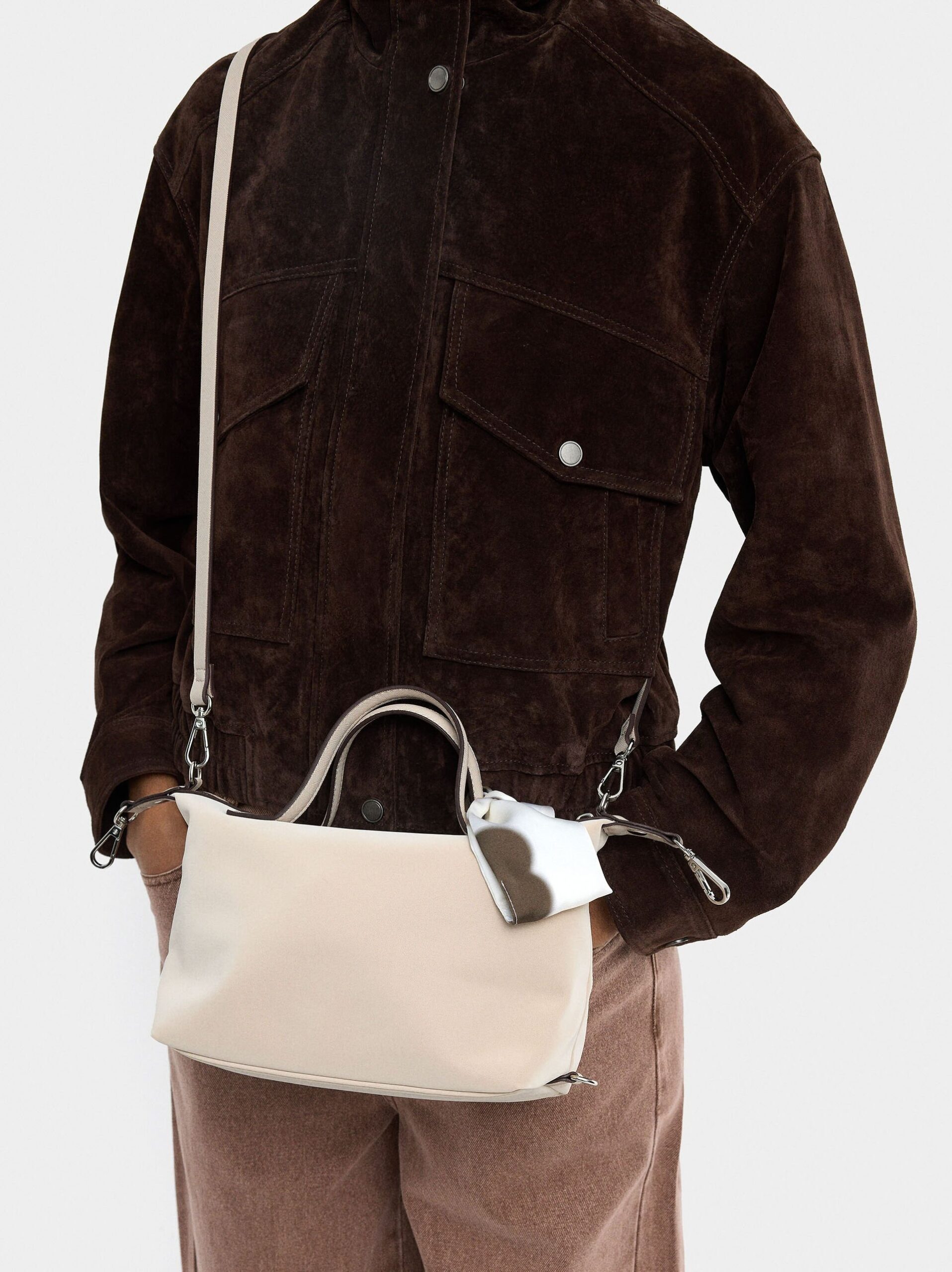 Çantë dore, Parfois