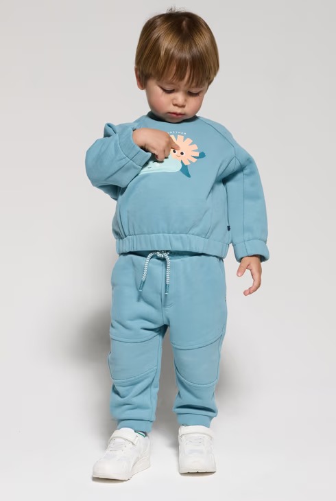 Tuta të gjata, Obaibi - 18 Muaj