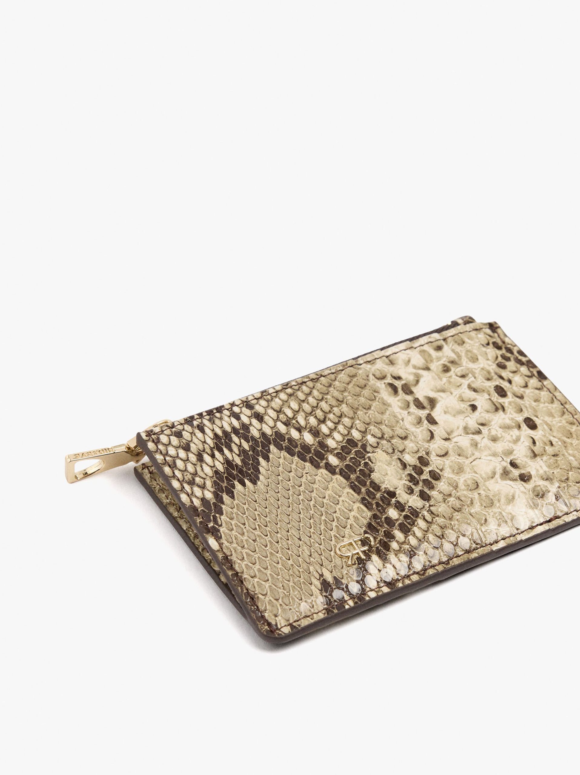 Portofol kartash, Parfois