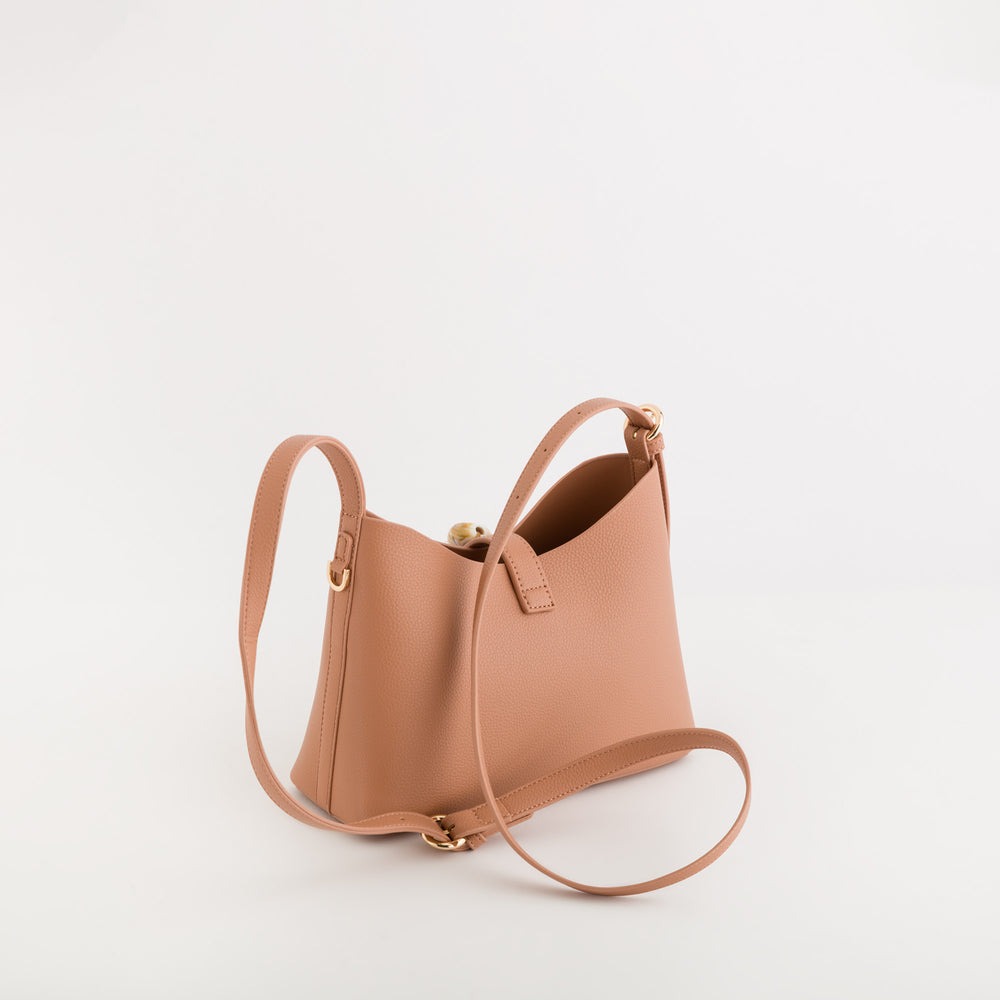 Çantë supi, Carpisa