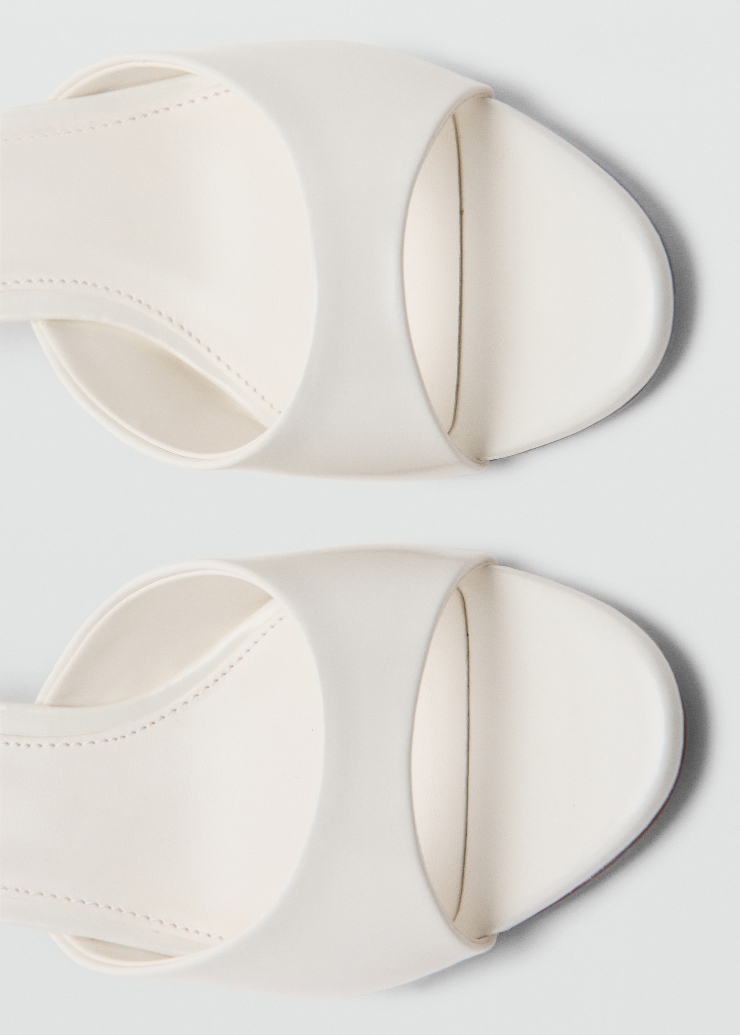 Shapka me takë, Mango