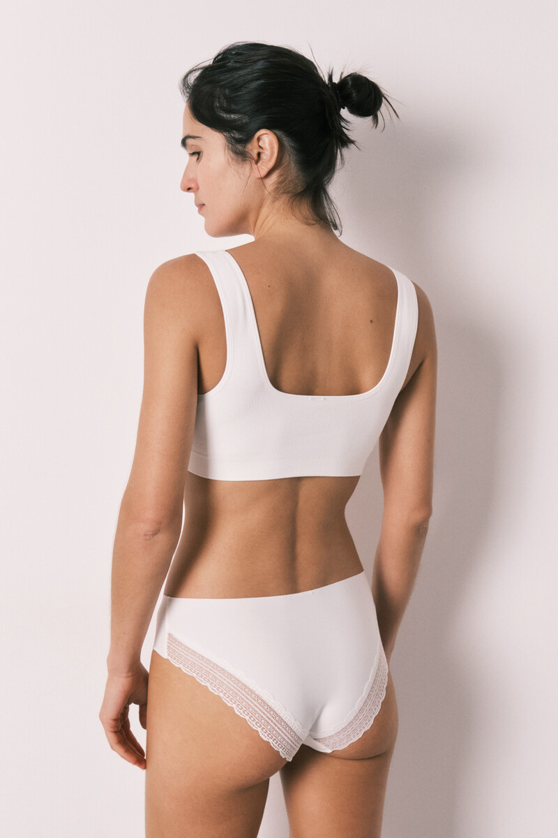 Mbathje klasike, Women Secret