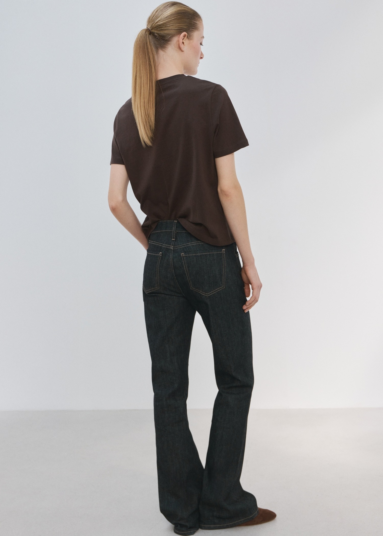 T-shirt pambuku, Mango