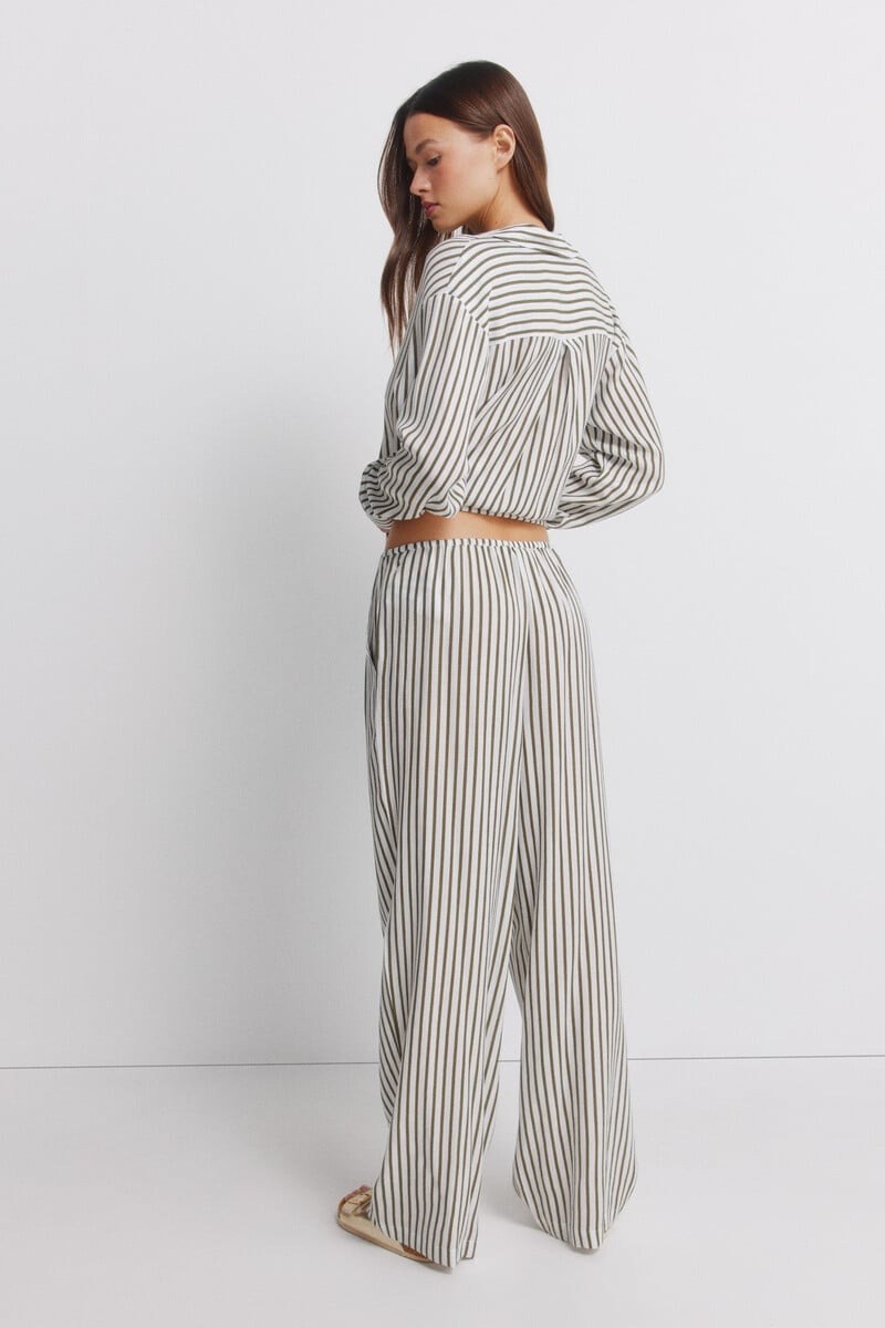 Pantallona të gjata, Springfield