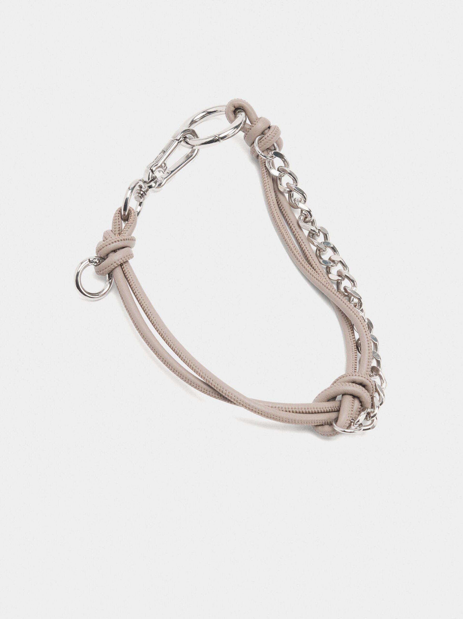 Çantë dore, Parfois